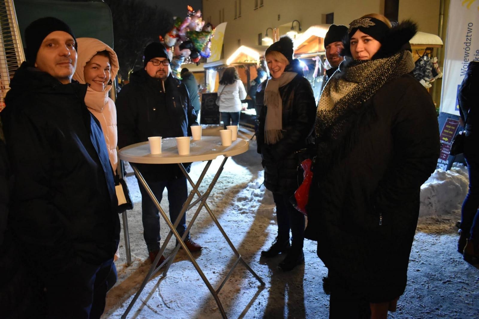 Zdjęcie w galerii na portalu naszraciborz.pl: Sobotni zamkowy jarmark ze śpiewem i folklorem wiadomości z regionu