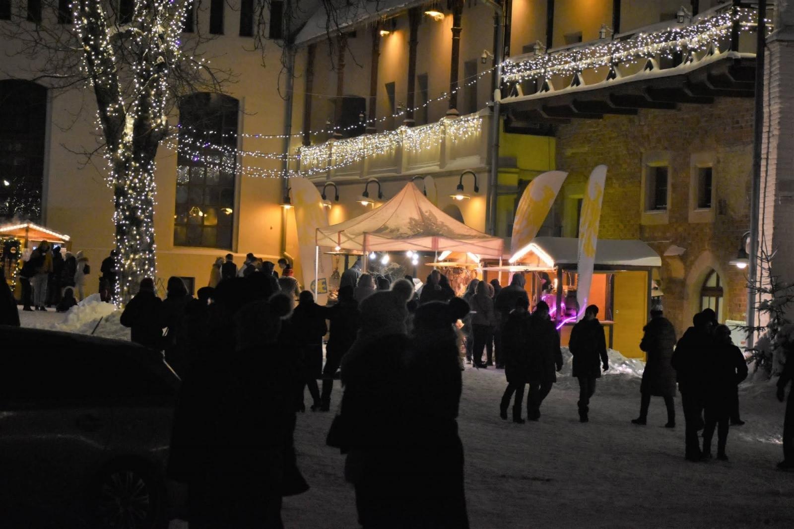 Zdjęcie w galerii na portalu naszraciborz.pl: Sobotni zamkowy jarmark ze śpiewem i folklorem wiadomości z regionu