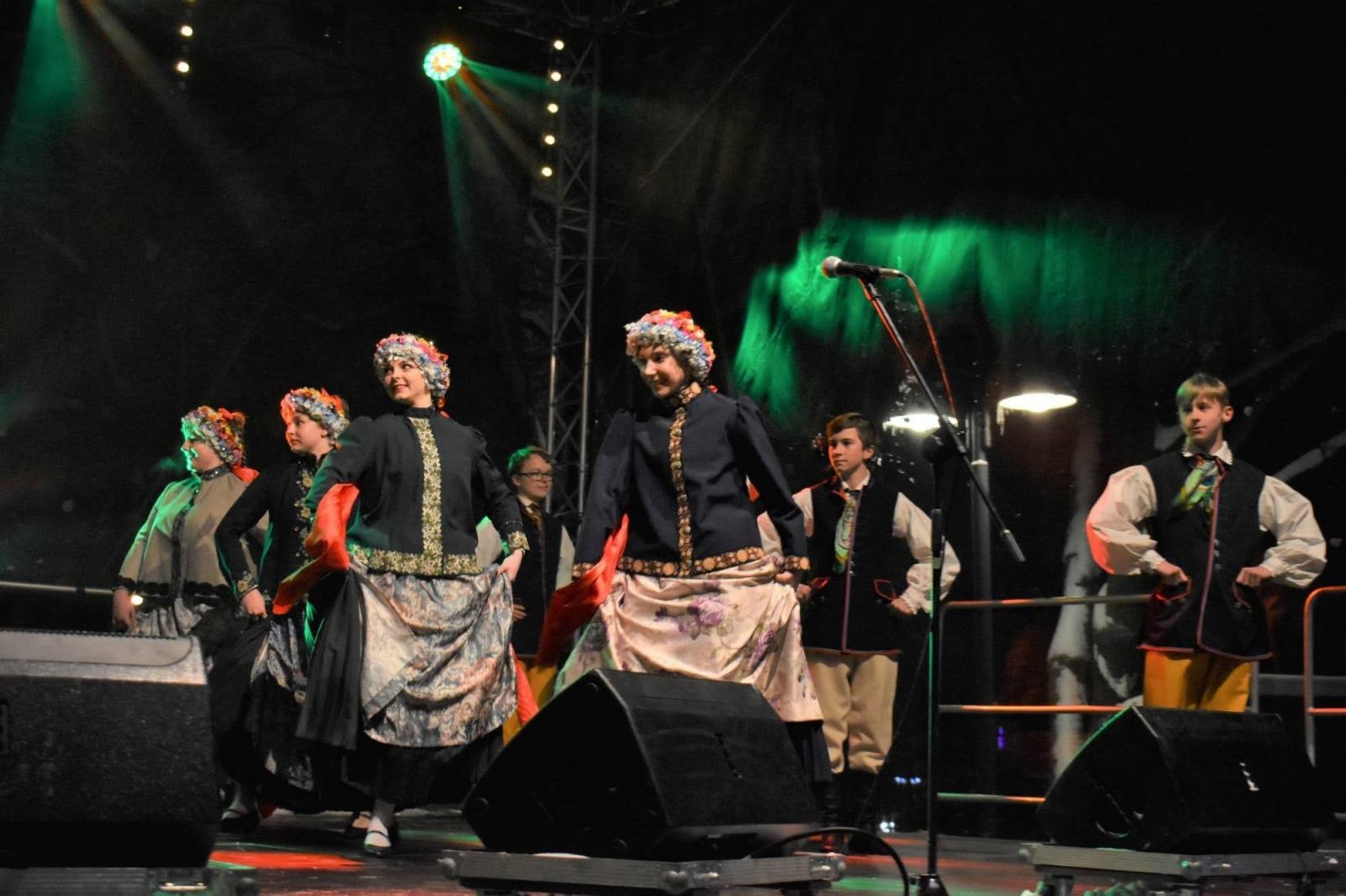 Zdjęcie w galerii na portalu naszraciborz.pl: Sobotni zamkowy jarmark ze śpiewem i folklorem wiadomości z regionu
