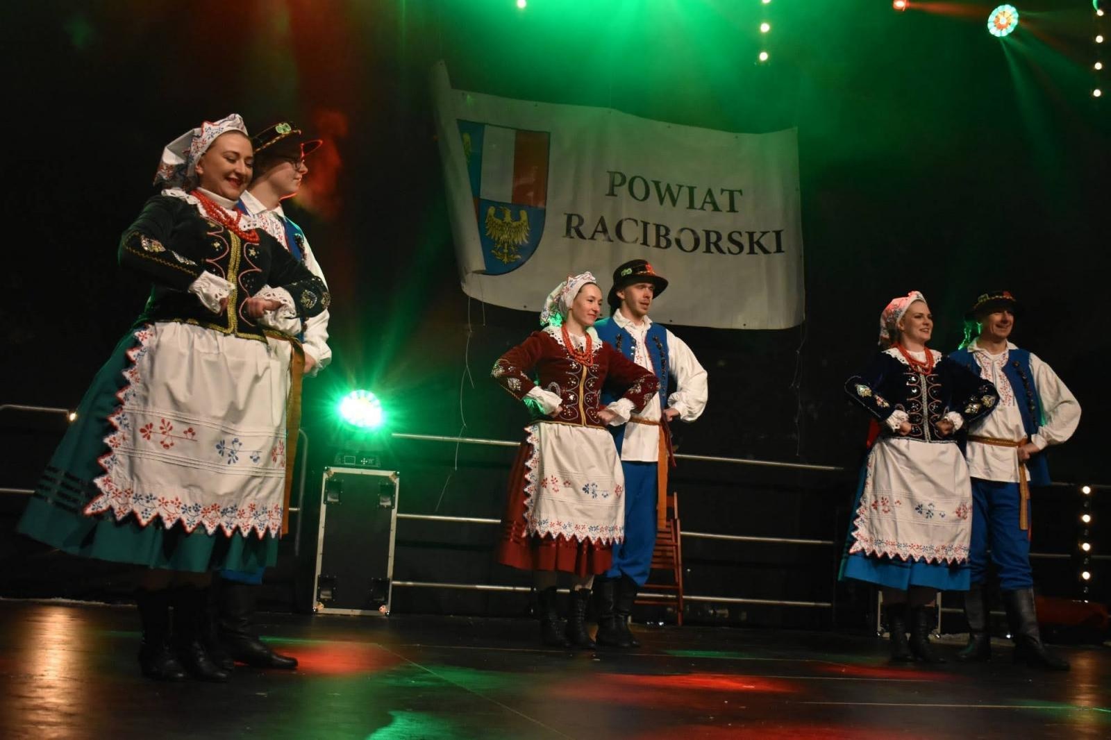 Zdjęcie w galerii na portalu naszraciborz.pl: Sobotni zamkowy jarmark ze śpiewem i folklorem wiadomości z regionu