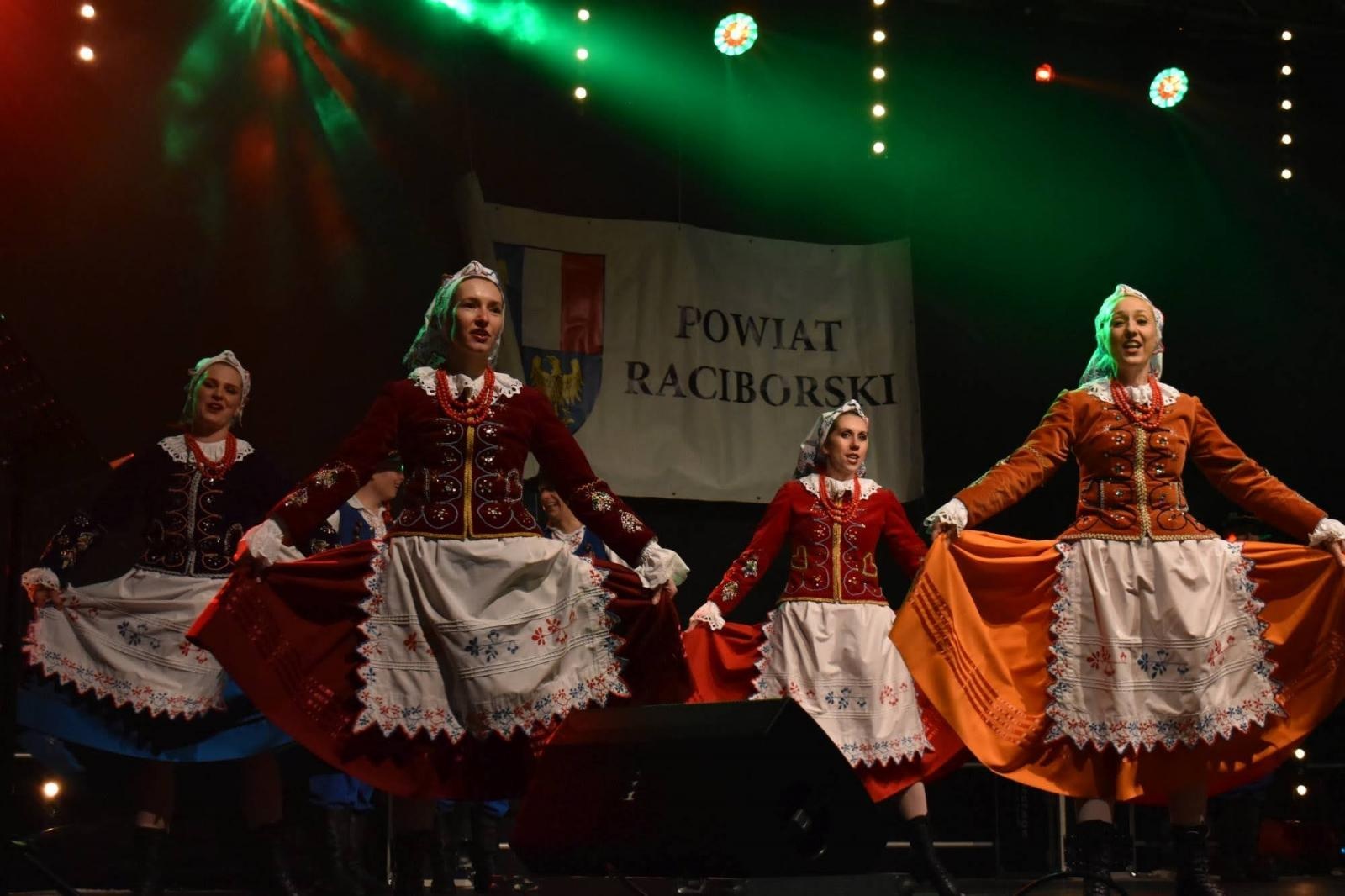 Zdjęcie w galerii na portalu naszraciborz.pl: Sobotni zamkowy jarmark ze śpiewem i folklorem wiadomości z regionu