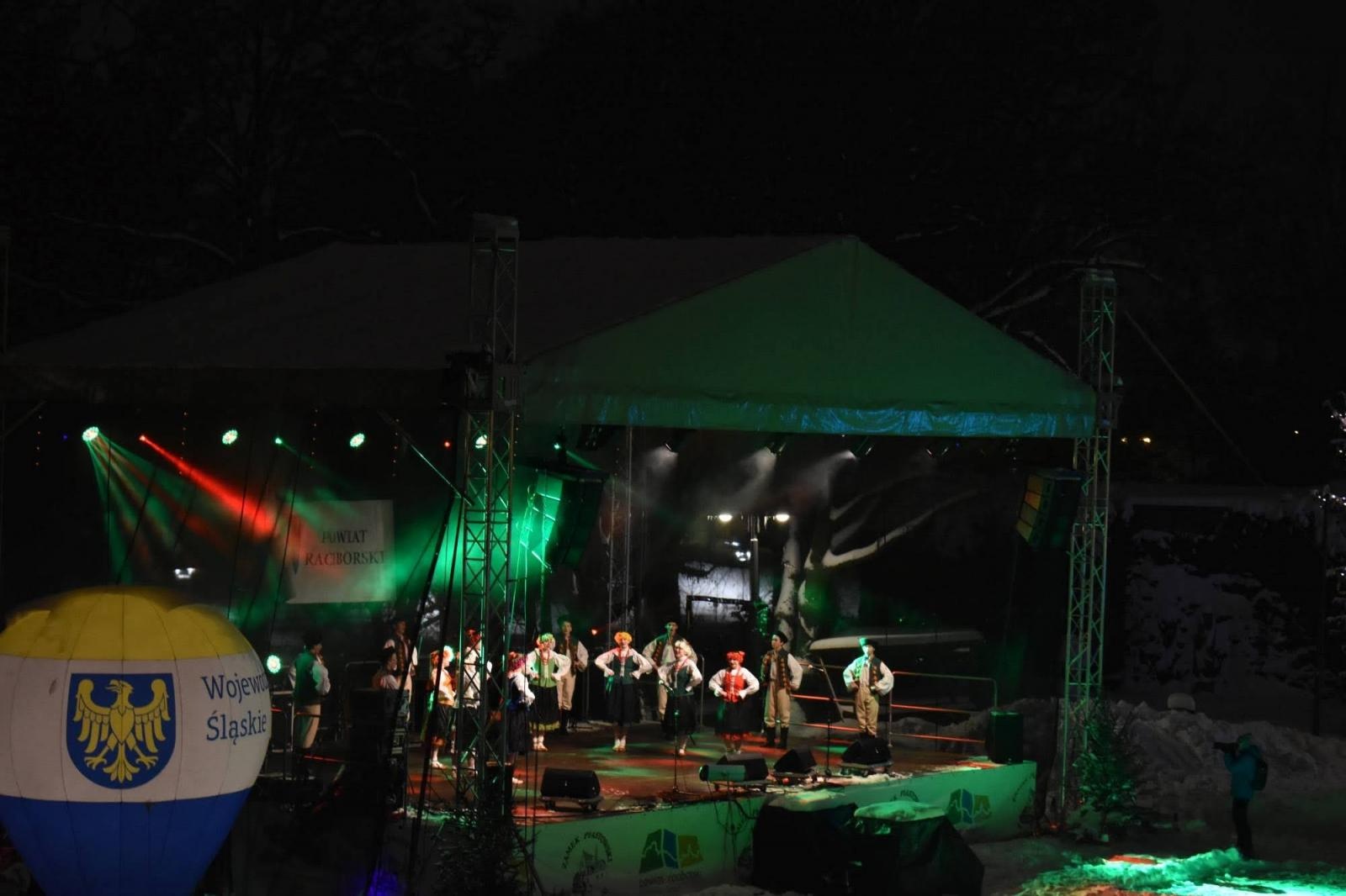 Zdjęcie w galerii na portalu naszraciborz.pl: Sobotni zamkowy jarmark ze śpiewem i folklorem wiadomości z regionu