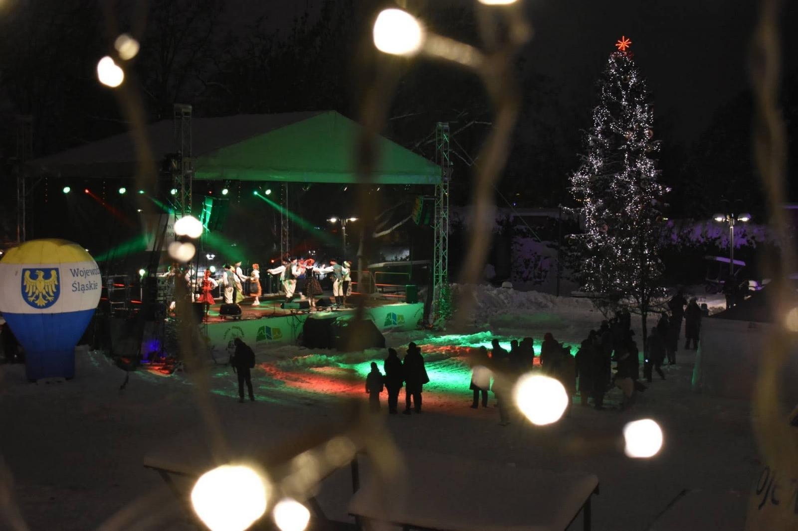 Zdjęcie w galerii na portalu naszraciborz.pl: Sobotni zamkowy jarmark ze śpiewem i folklorem wiadomości z regionu
