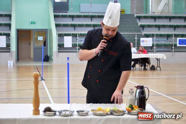 Zdjęcie w galerii na portalu naszraciborz.pl: Rywalizacji towarzyszył pokaz potraw wiadomości z regionu