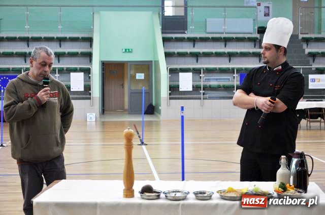 Zdjęcie w galerii na portalu naszraciborz.pl: Rywalizacji towarzyszył pokaz potraw wiadomości z regionu