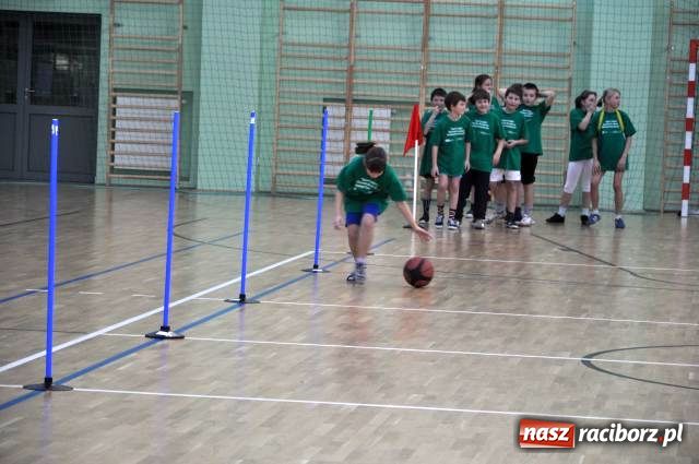 Zdjęcie w galerii na portalu naszraciborz.pl: Rywalizacji towarzyszył pokaz potraw wiadomości z regionu