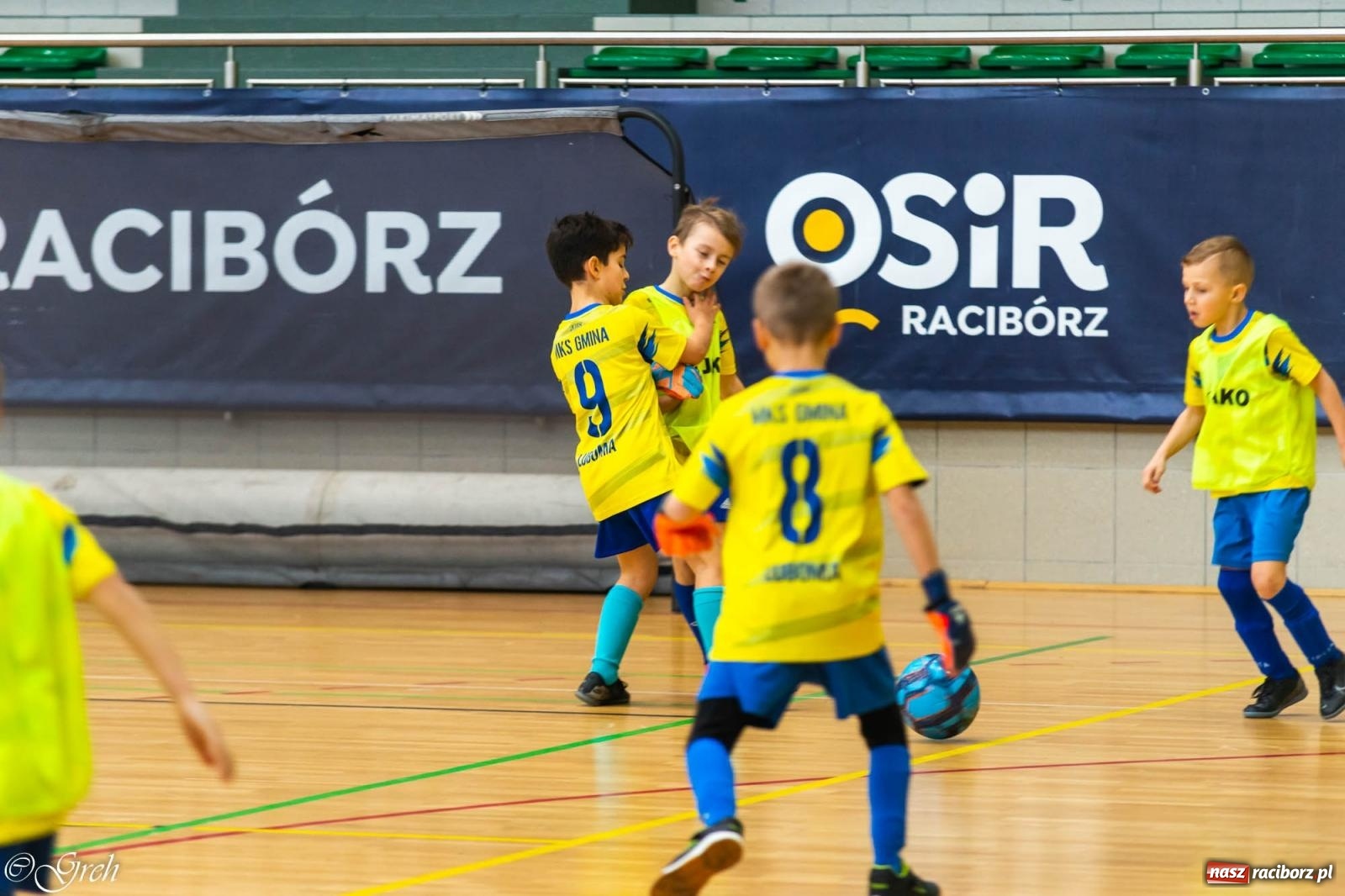 Zdjęcie w galerii na portalu naszraciborz.pl: Świąteczne zmagania piłkarskie w hali OSiR [FOTO i WIDEO] wiadomości z regionu