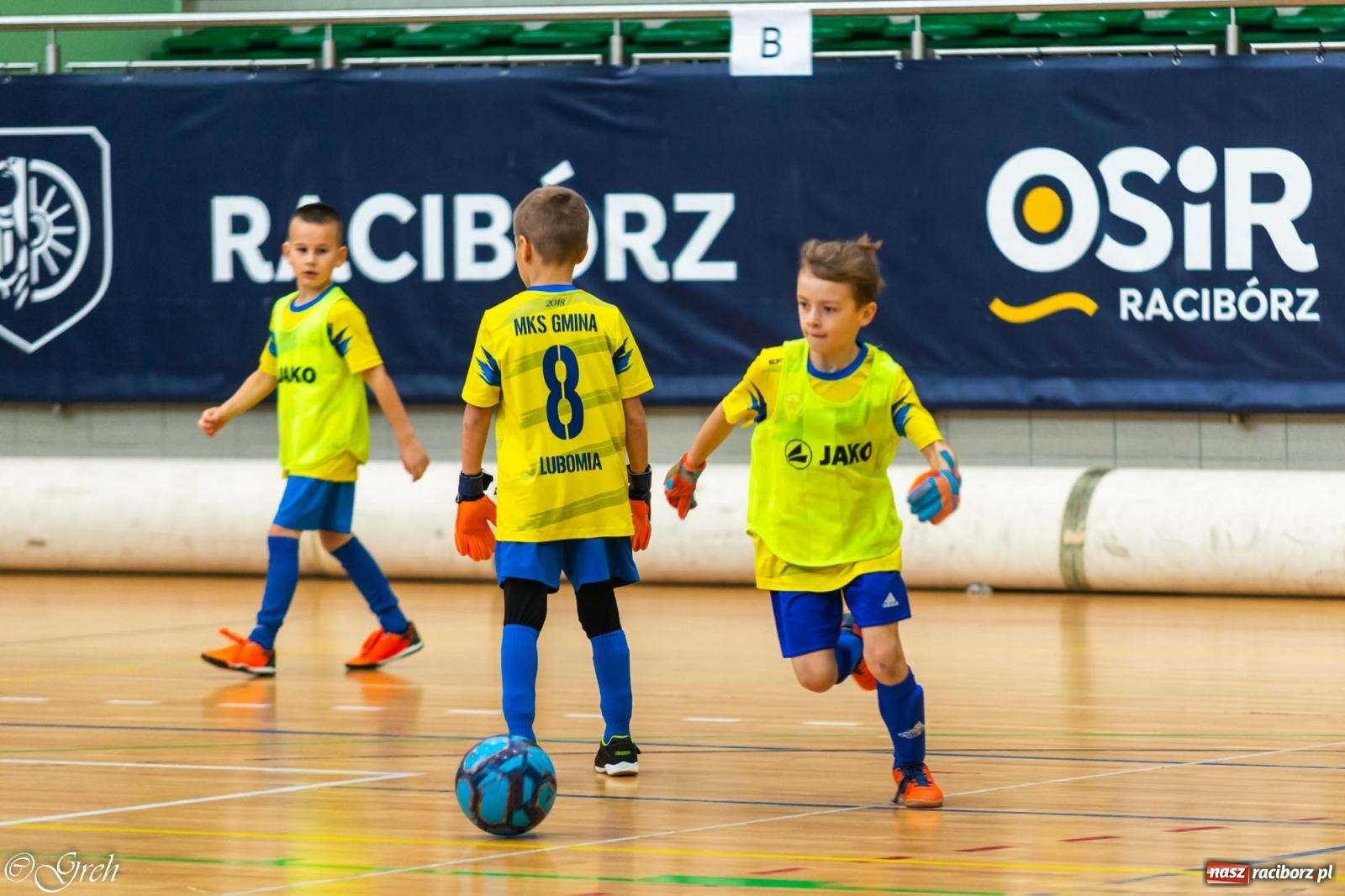 Zdjęcie w galerii na portalu naszraciborz.pl: Świąteczne zmagania piłkarskie w hali OSiR [FOTO i WIDEO] wiadomości z regionu