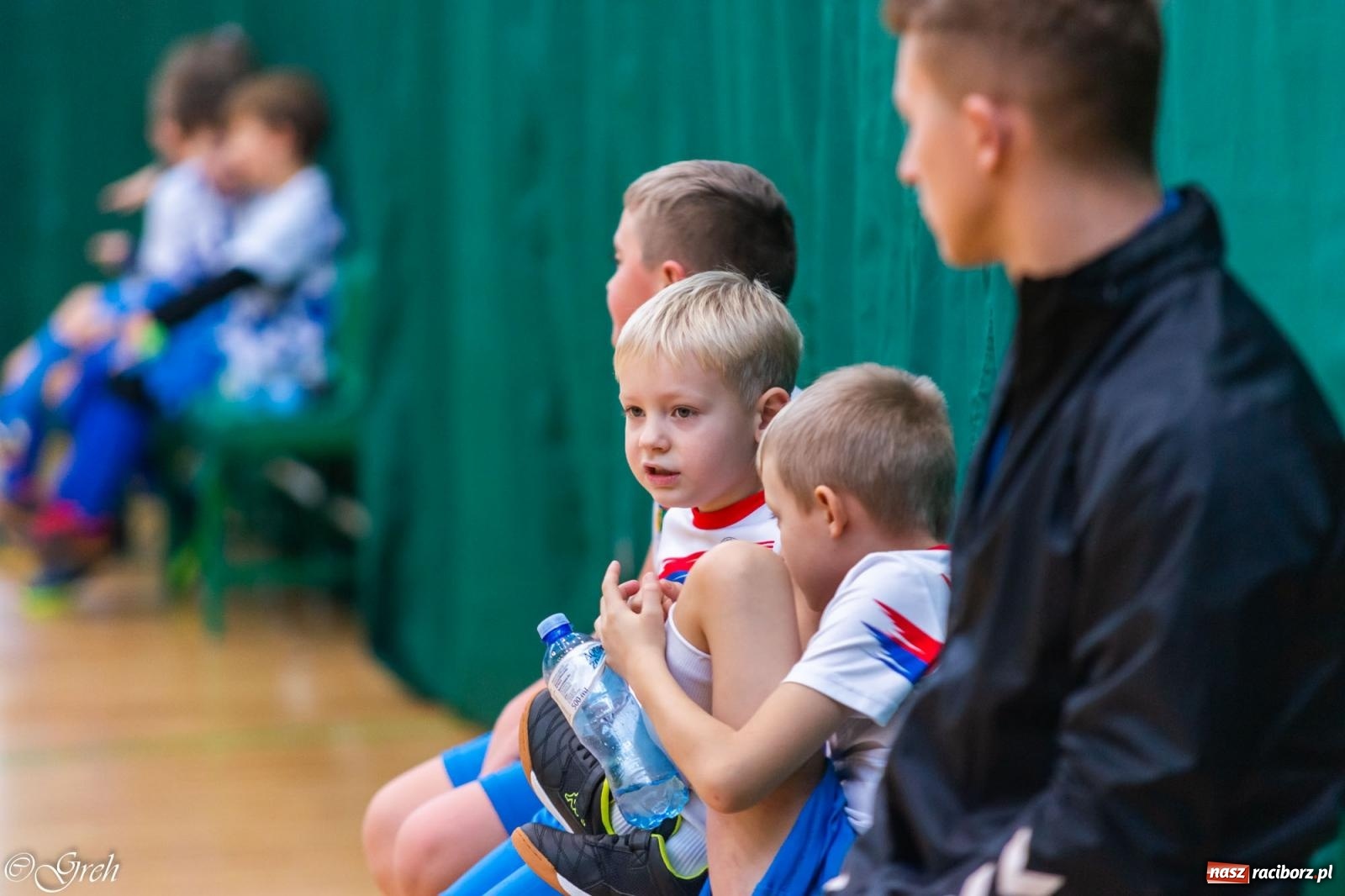 Zdjęcie w galerii na portalu naszraciborz.pl: Świąteczne zmagania piłkarskie w hali OSiR [FOTO i WIDEO] wiadomości z regionu
