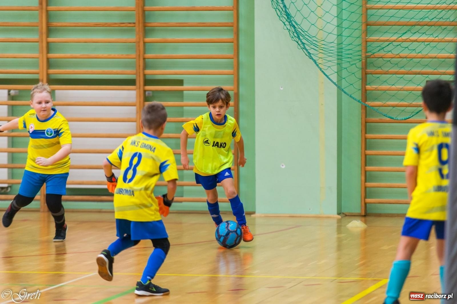 Zdjęcie w galerii na portalu naszraciborz.pl: Świąteczne zmagania piłkarskie w hali OSiR [FOTO i WIDEO] wiadomości z regionu