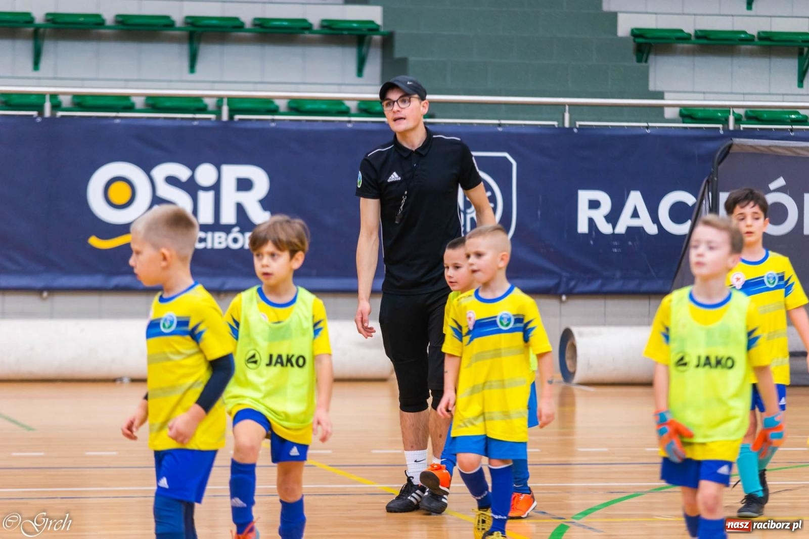 Zdjęcie w galerii na portalu naszraciborz.pl: Świąteczne zmagania piłkarskie w hali OSiR [FOTO i WIDEO] wiadomości z regionu