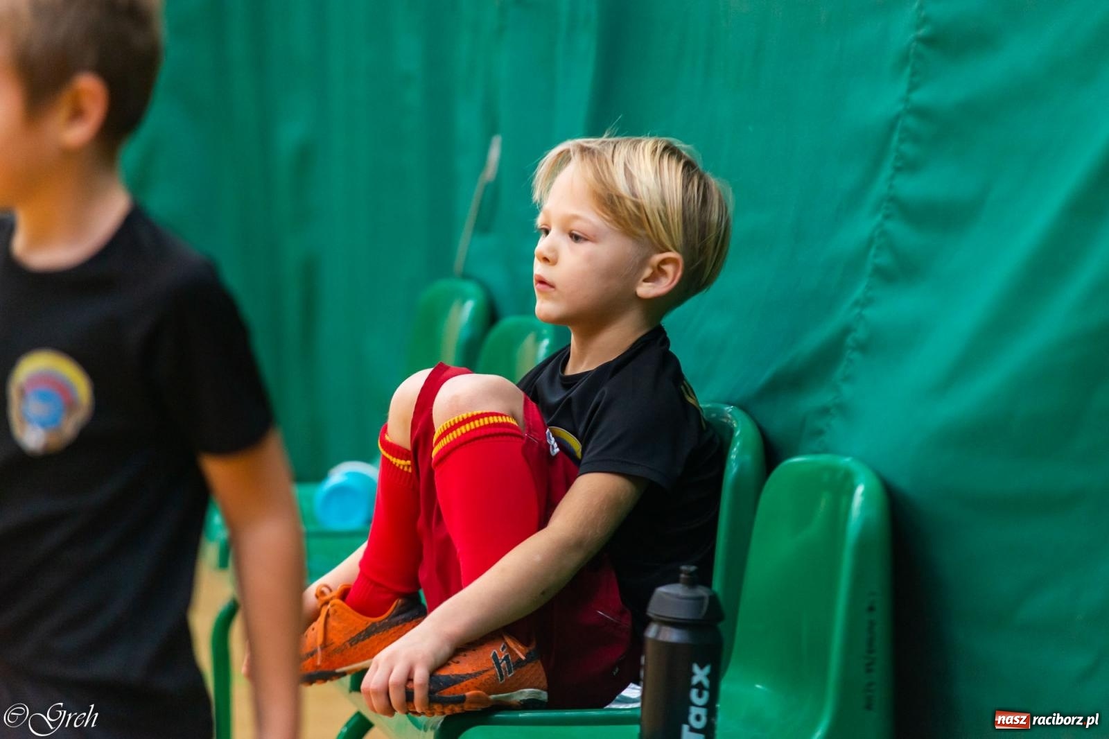 Zdjęcie w galerii na portalu naszraciborz.pl: Świąteczne zmagania piłkarskie w hali OSiR [FOTO i WIDEO] wiadomości z regionu