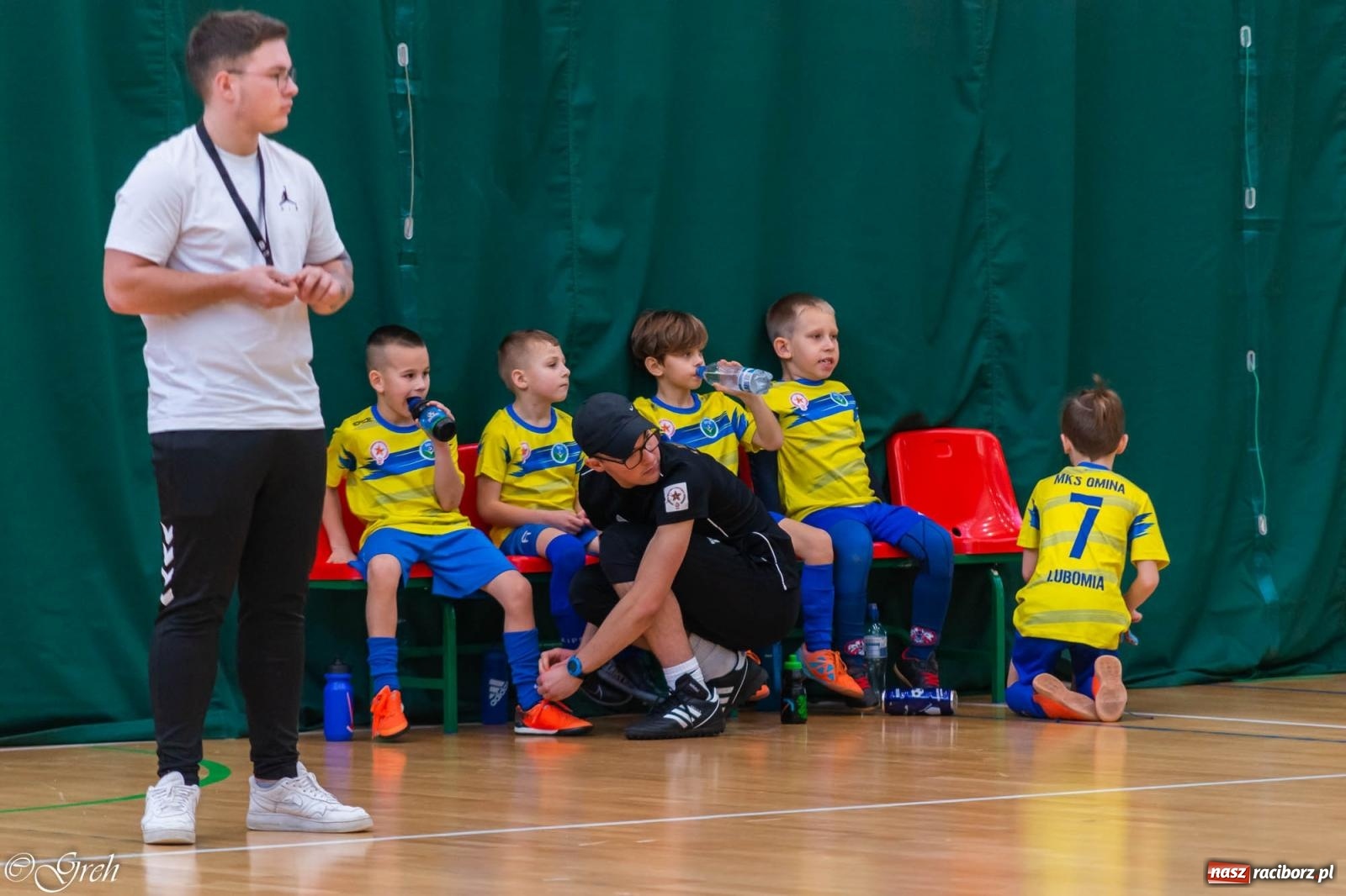 Zdjęcie w galerii na portalu naszraciborz.pl: Świąteczne zmagania piłkarskie w hali OSiR [FOTO i WIDEO] wiadomości z regionu
