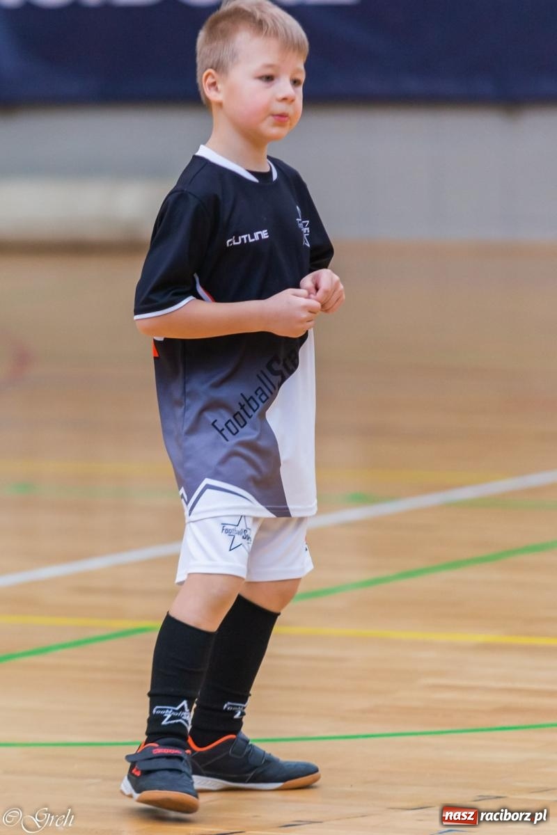 Zdjęcie w galerii na portalu naszraciborz.pl: Świąteczne zmagania piłkarskie w hali OSiR [FOTO i WIDEO] wiadomości z regionu