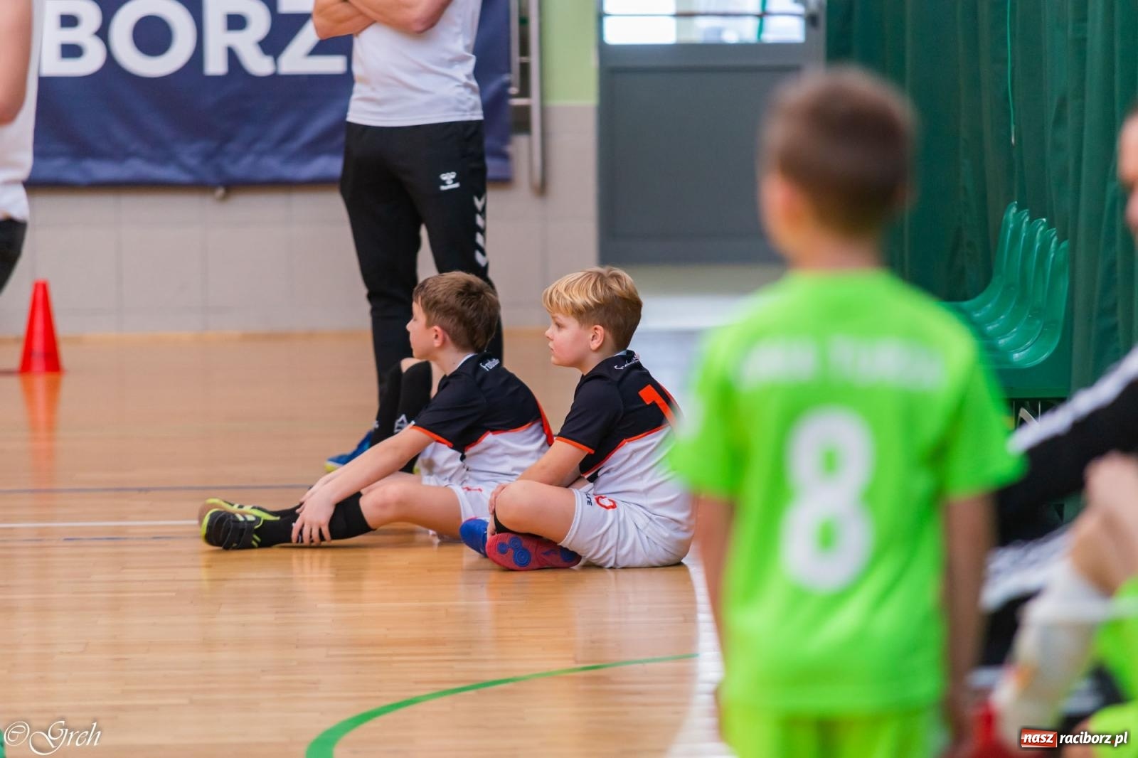 Zdjęcie w galerii na portalu naszraciborz.pl: Świąteczne zmagania piłkarskie w hali OSiR [FOTO i WIDEO] wiadomości z regionu