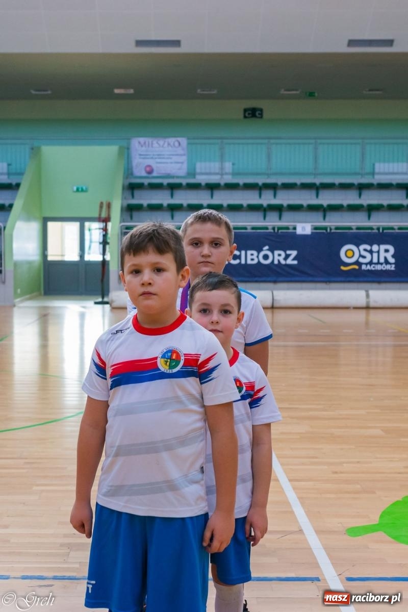 Zdjęcie w galerii na portalu naszraciborz.pl: Świąteczne zmagania piłkarskie w hali OSiR [FOTO i WIDEO] wiadomości z regionu