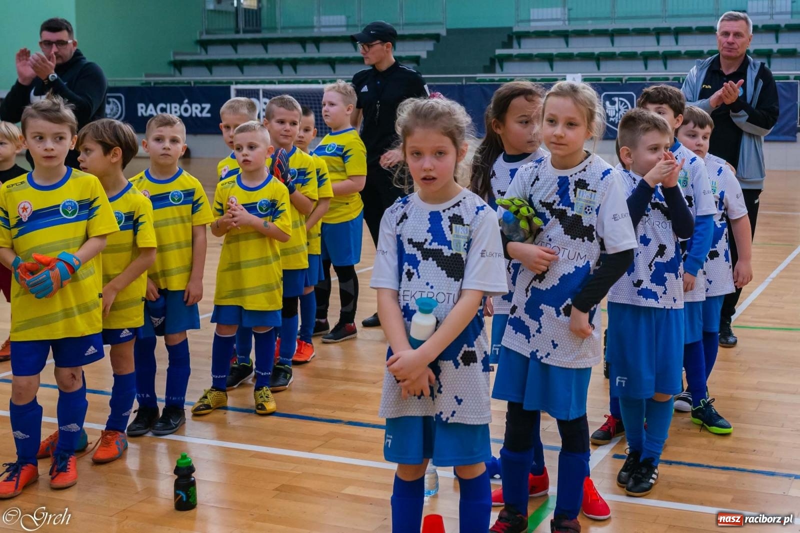 Zdjęcie w galerii na portalu naszraciborz.pl: Świąteczne zmagania piłkarskie w hali OSiR [FOTO i WIDEO] wiadomości z regionu