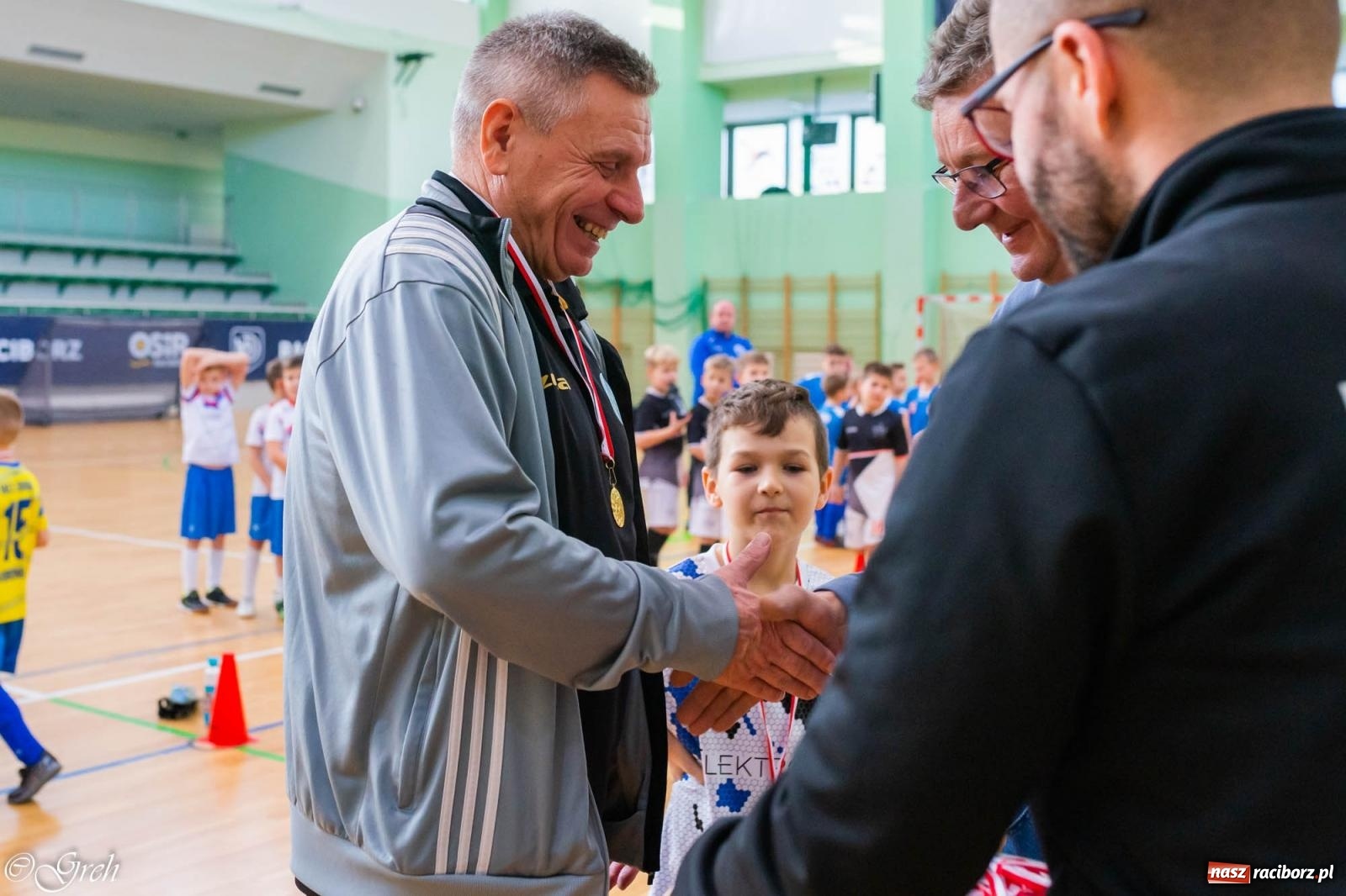 Zdjęcie w galerii na portalu naszraciborz.pl: Świąteczne zmagania piłkarskie w hali OSiR [FOTO i WIDEO] wiadomości z regionu
