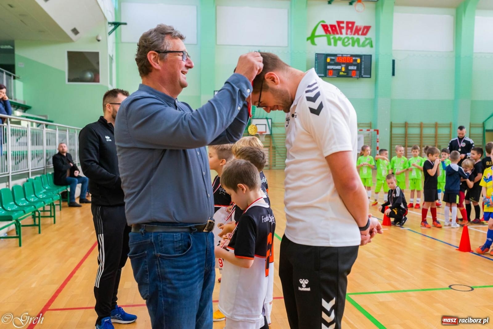 Zdjęcie w galerii na portalu naszraciborz.pl: Świąteczne zmagania piłkarskie w hali OSiR [FOTO i WIDEO] wiadomości z regionu