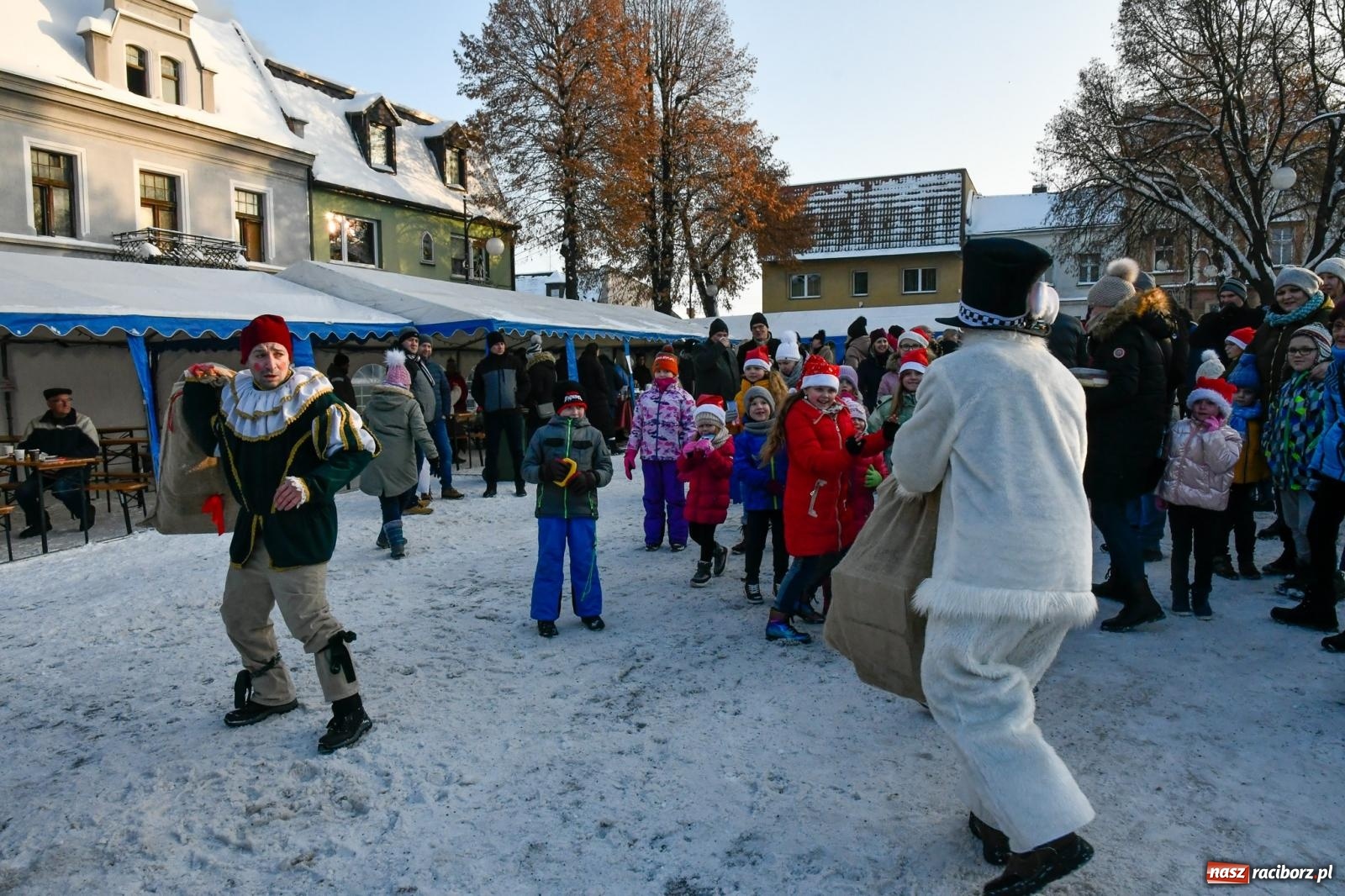Zdjęcie w galerii na portalu naszraciborz.pl: Fantastyczna zabawa na kiermaszu w Krzanowicach [FOTO i WIDEO] wiadomości z regionu