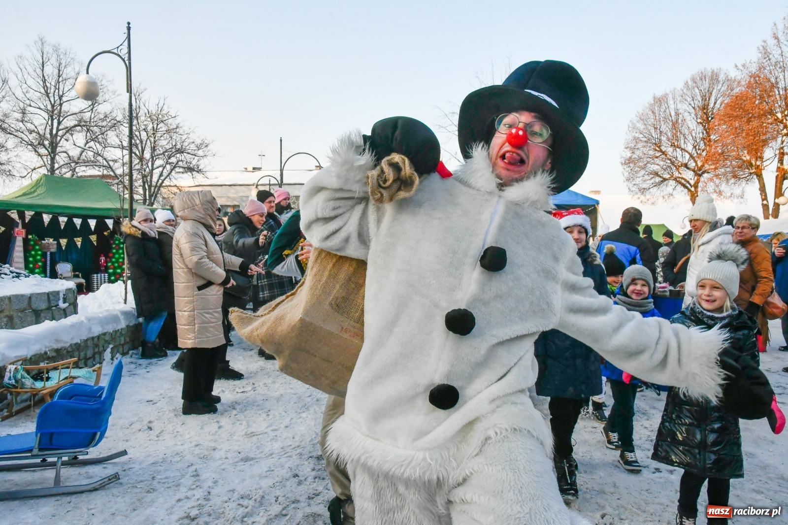 Zdjęcie w galerii na portalu naszraciborz.pl: Fantastyczna zabawa na kiermaszu w Krzanowicach [FOTO i WIDEO] wiadomości z regionu