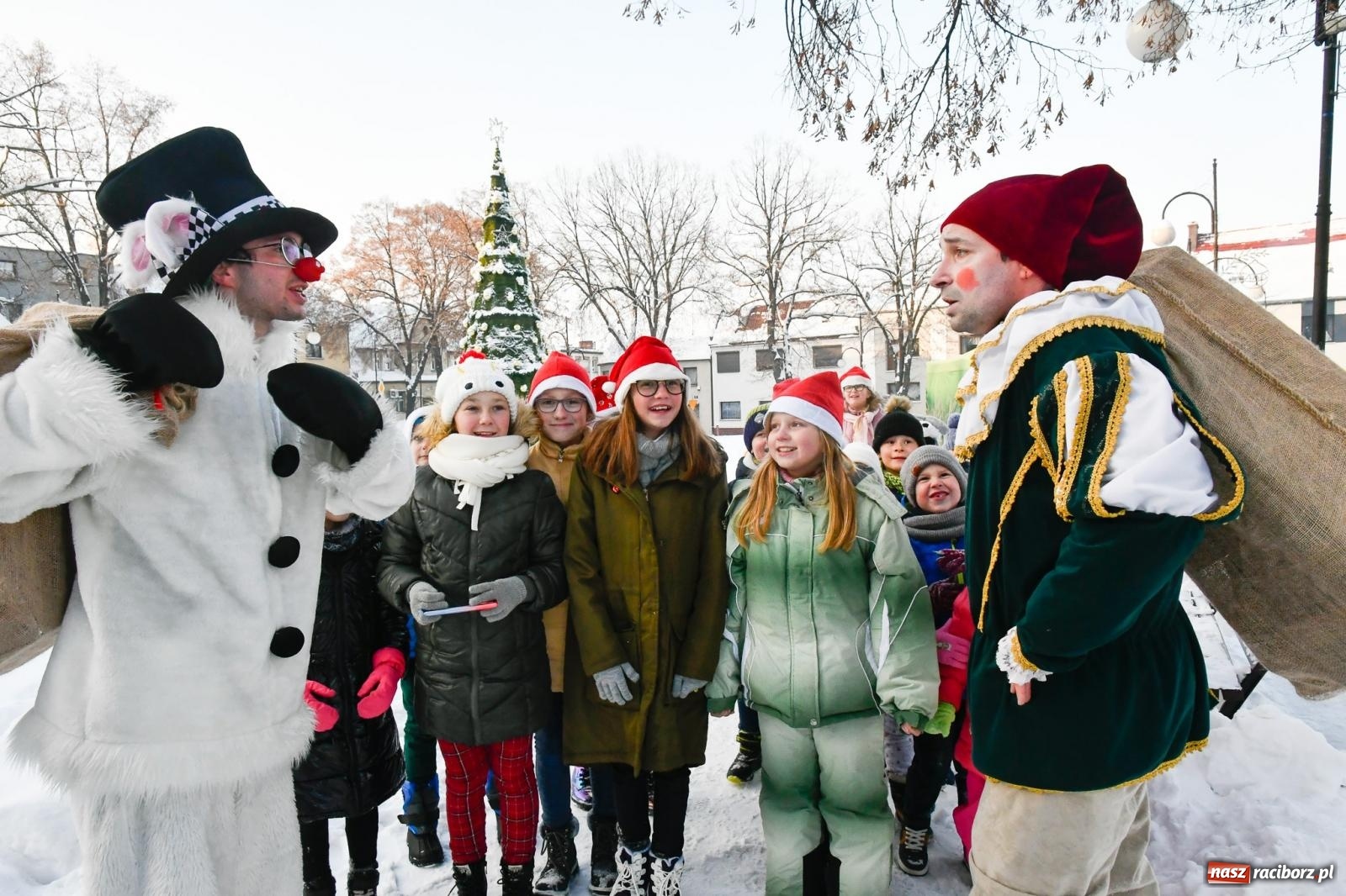 Zdjęcie w galerii na portalu naszraciborz.pl: Fantastyczna zabawa na kiermaszu w Krzanowicach [FOTO i WIDEO] wiadomości z regionu