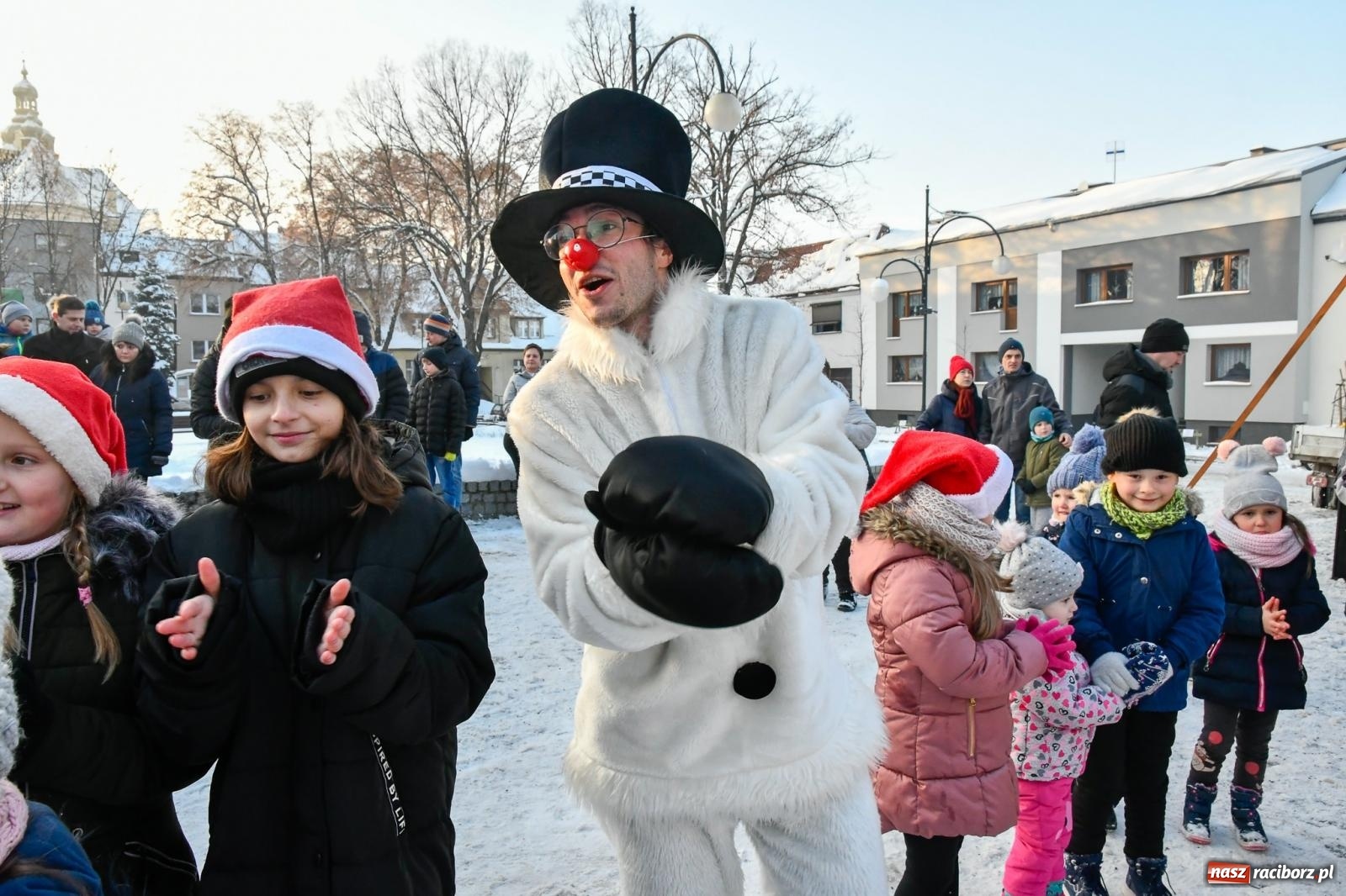 Zdjęcie w galerii na portalu naszraciborz.pl: Fantastyczna zabawa na kiermaszu w Krzanowicach [FOTO i WIDEO] wiadomości z regionu
