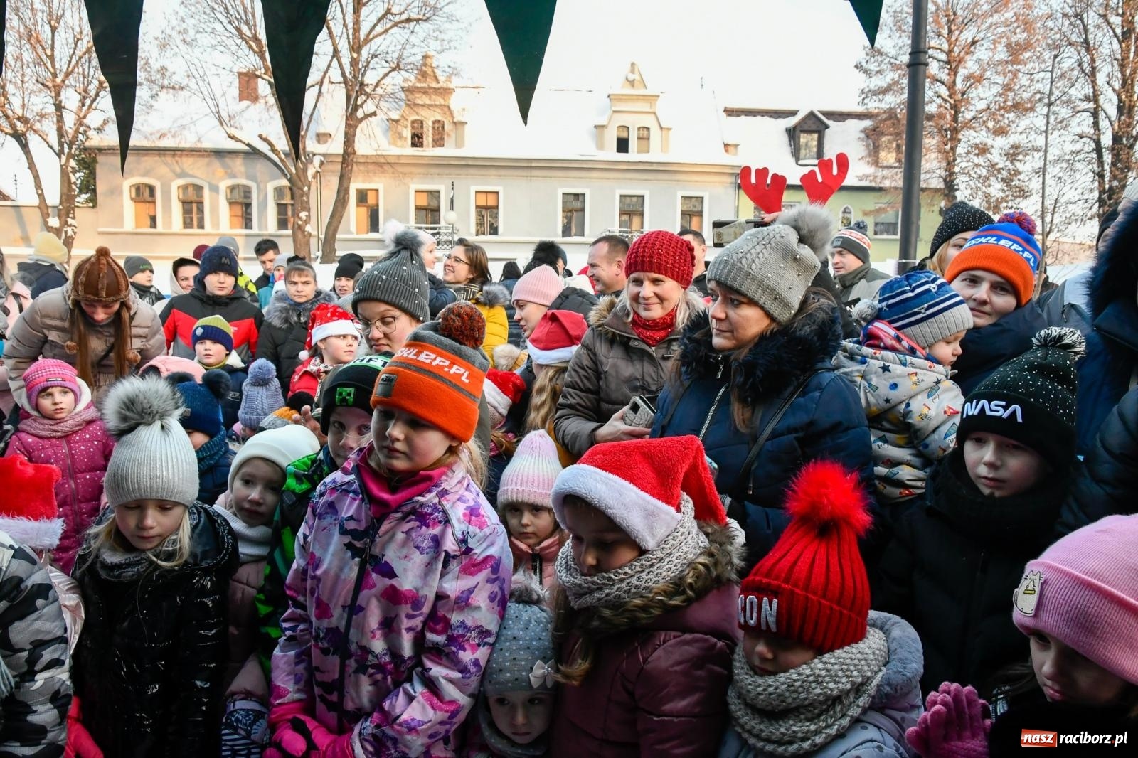 Zdjęcie w galerii na portalu naszraciborz.pl: Fantastyczna zabawa na kiermaszu w Krzanowicach [FOTO i WIDEO] wiadomości z regionu