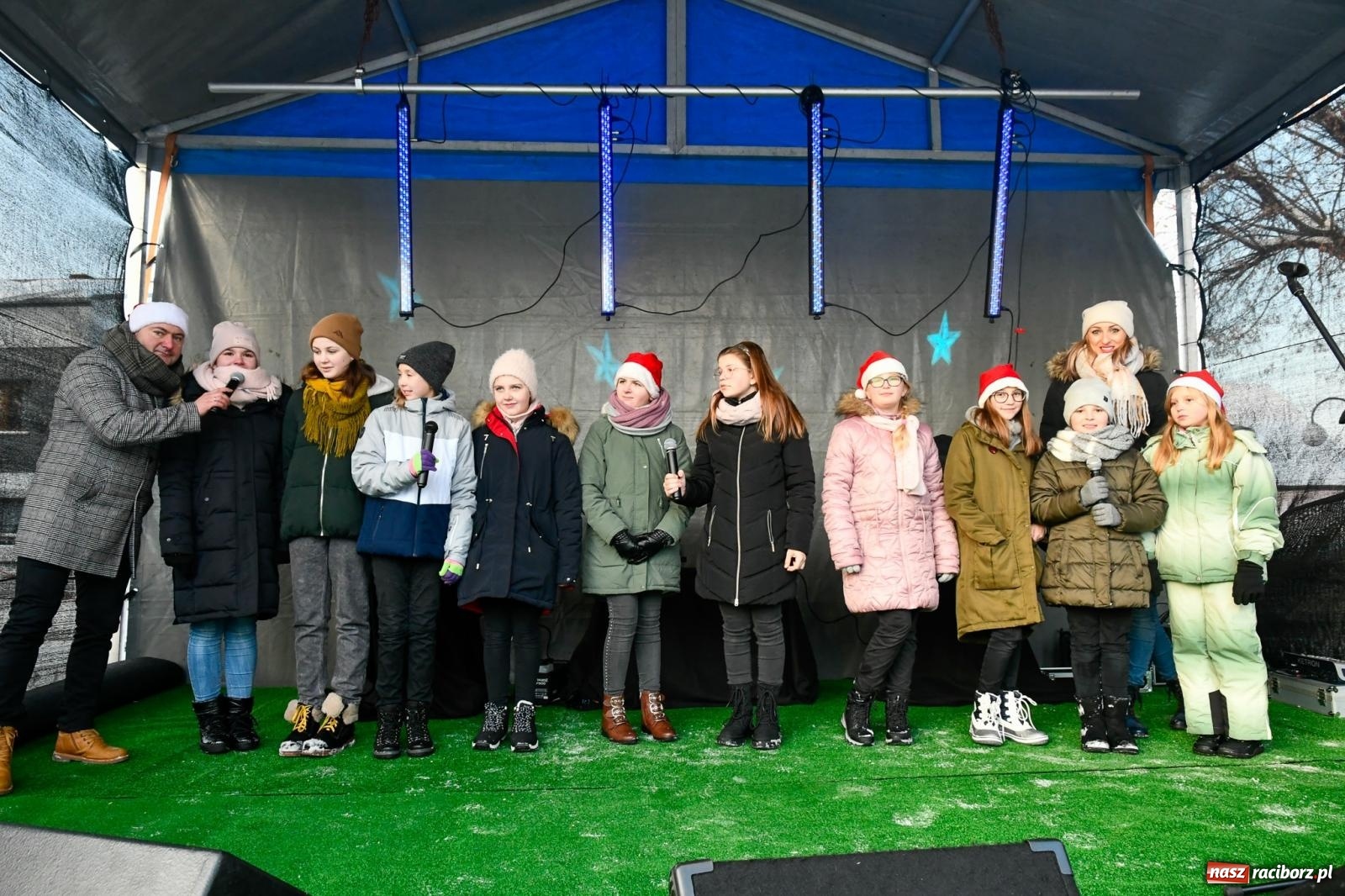 Zdjęcie w galerii na portalu naszraciborz.pl: Fantastyczna zabawa na kiermaszu w Krzanowicach [FOTO i WIDEO] wiadomości z regionu