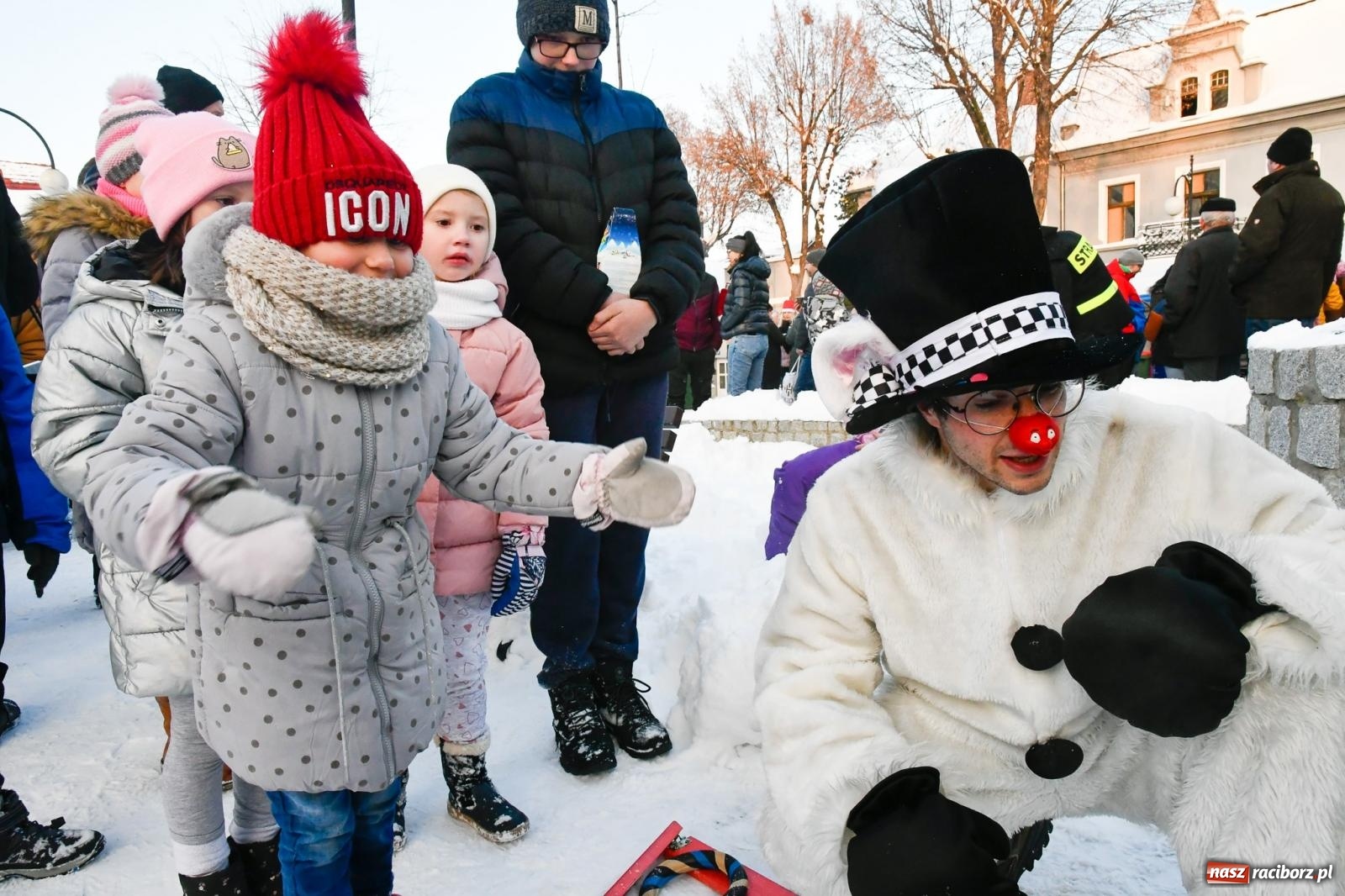 Zdjęcie w galerii na portalu naszraciborz.pl: Fantastyczna zabawa na kiermaszu w Krzanowicach [FOTO i WIDEO] wiadomości z regionu