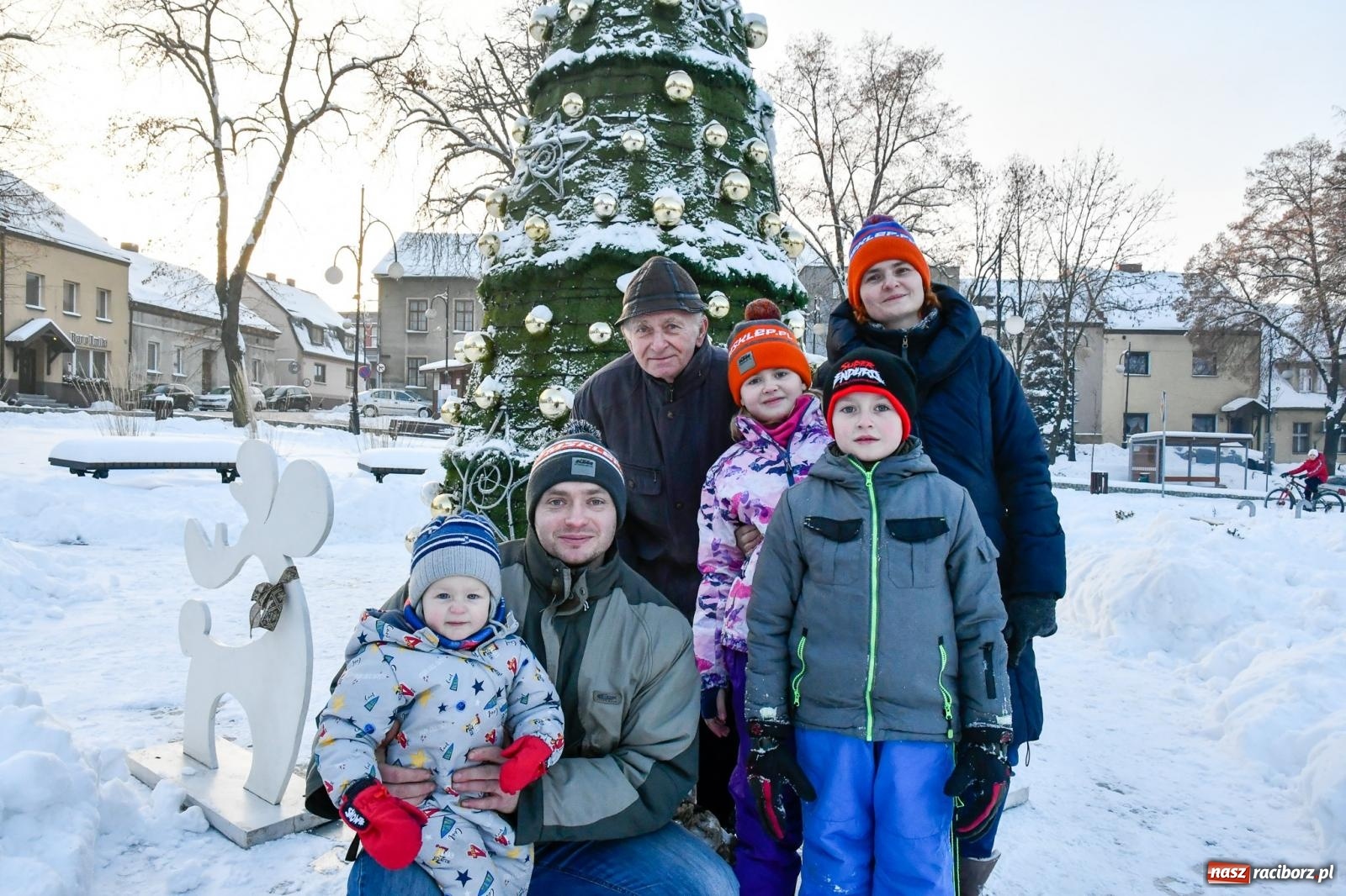 Zdjęcie w galerii na portalu naszraciborz.pl: Fantastyczna zabawa na kiermaszu w Krzanowicach [FOTO i WIDEO] wiadomości z regionu