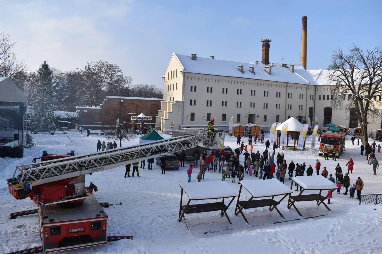 Zdjęcie w galerii na portalu naszraciborz.pl: Mikołaj zszedł z drabiny. Zamkowy jarmark za nami [FOTO i WIDEO] wiadomości z regionu