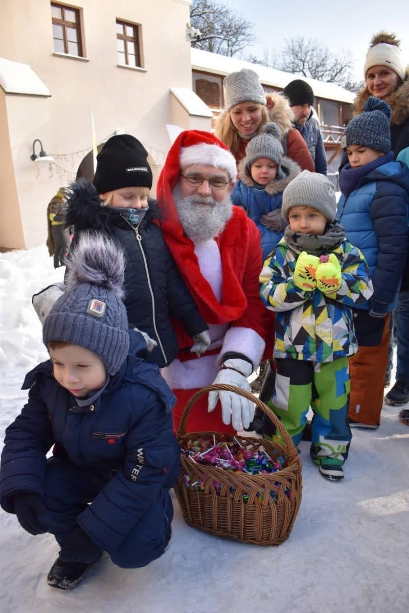 Zdjęcie w galerii na portalu naszraciborz.pl: Mikołaj zszedł z drabiny. Zamkowy jarmark za nami [FOTO i WIDEO] wiadomości z regionu