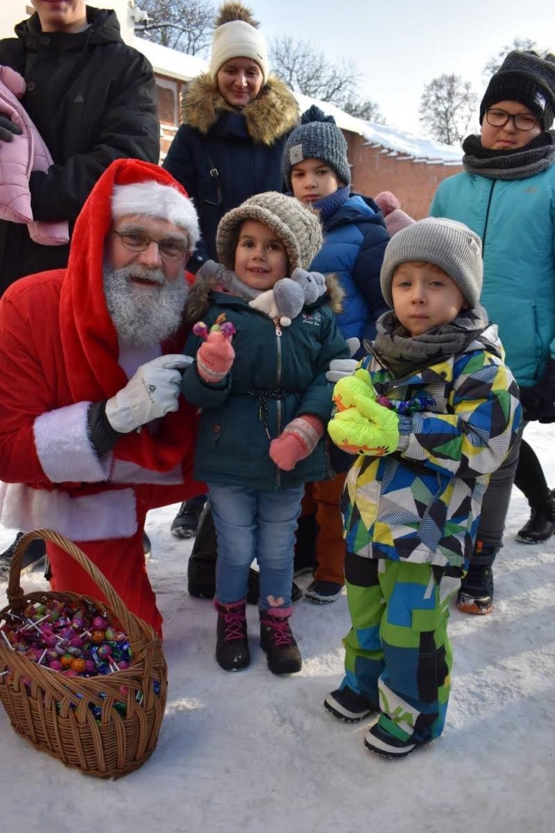 Zdjęcie w galerii na portalu naszraciborz.pl: Mikołaj zszedł z drabiny. Zamkowy jarmark za nami [FOTO i WIDEO] wiadomości z regionu