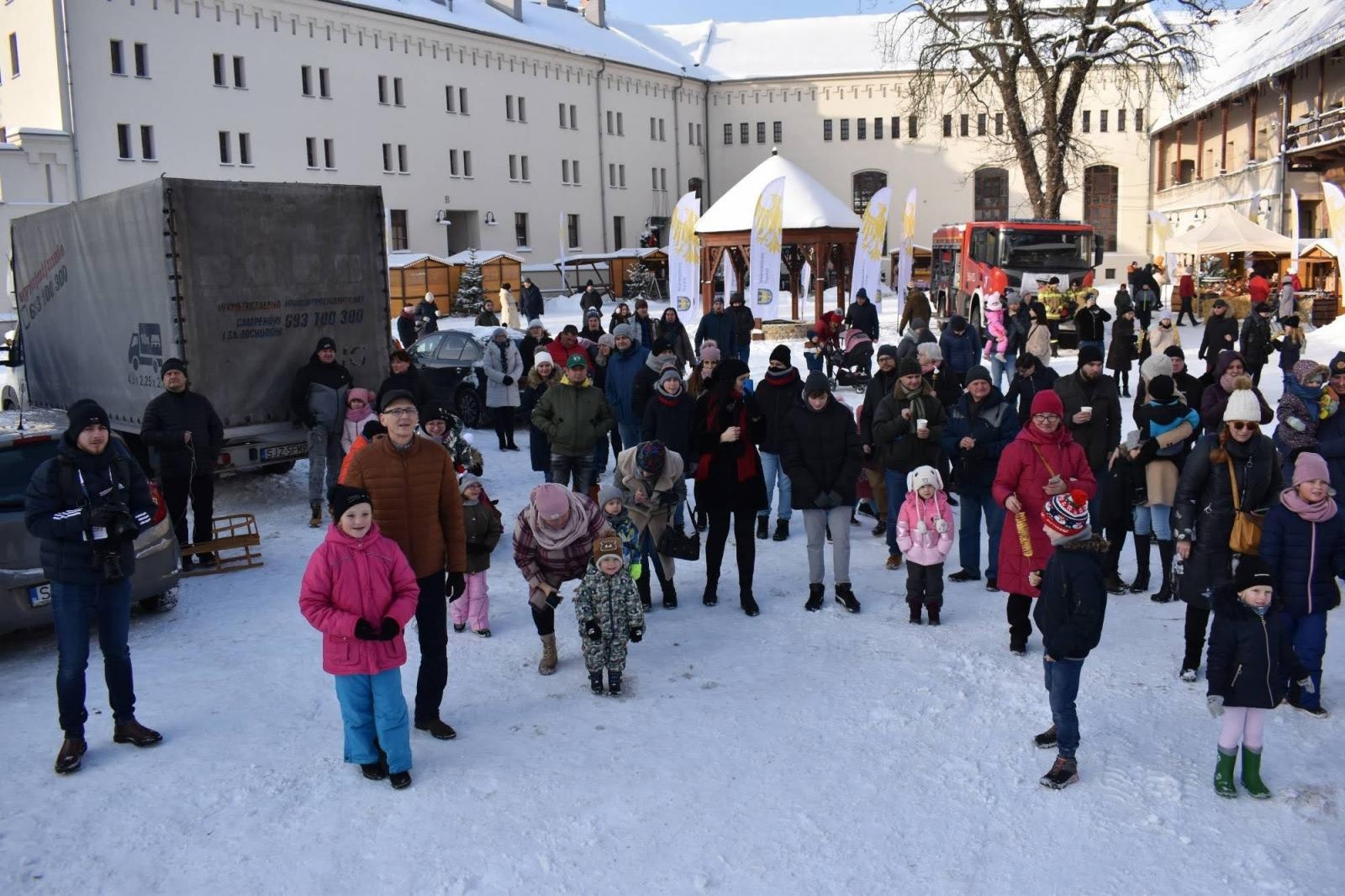 Zdjęcie w galerii na portalu naszraciborz.pl: Mikołaj zszedł z drabiny. Zamkowy jarmark za nami [FOTO i WIDEO] wiadomości z regionu