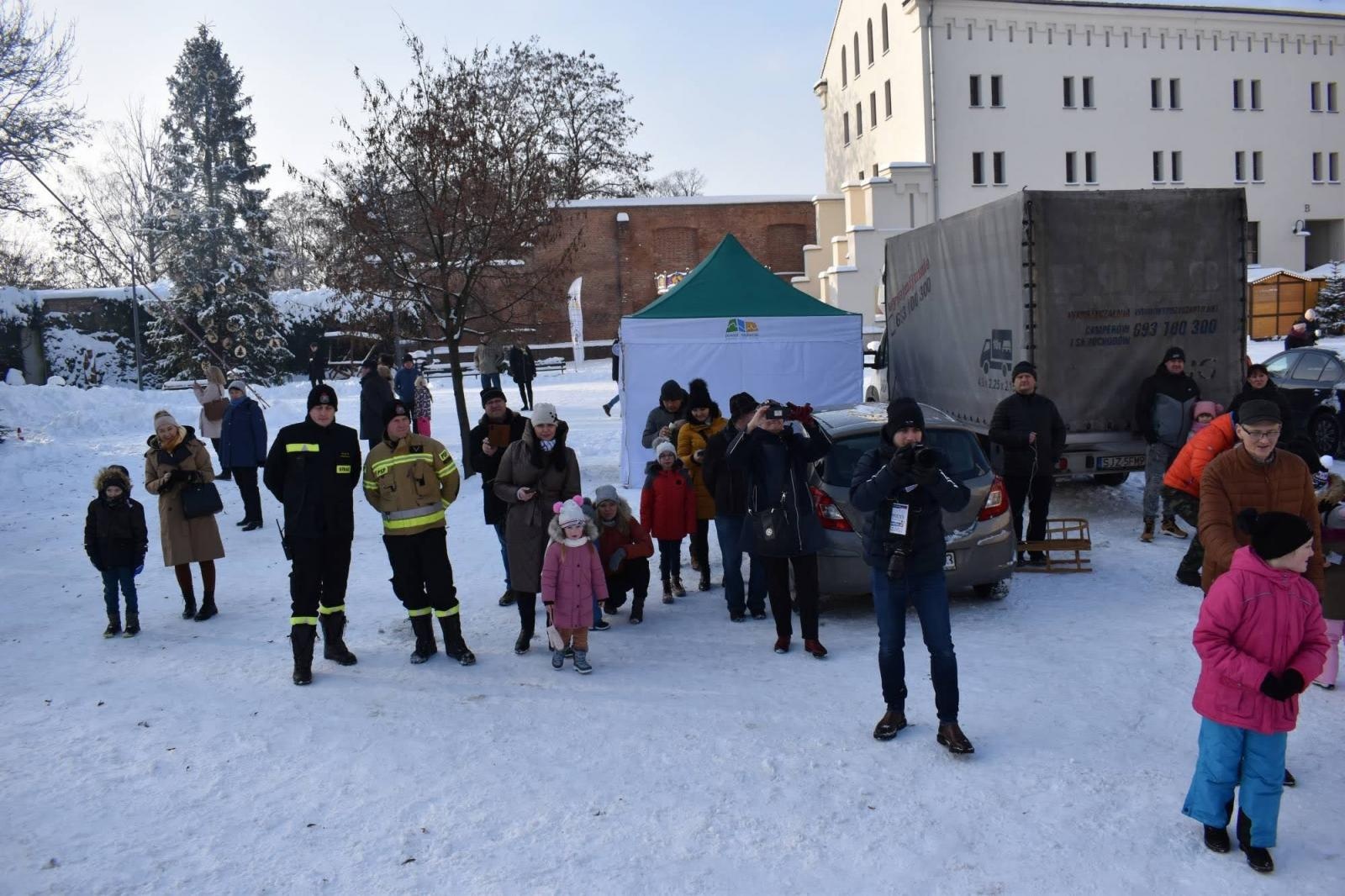 Zdjęcie w galerii na portalu naszraciborz.pl: Mikołaj zszedł z drabiny. Zamkowy jarmark za nami [FOTO i WIDEO] wiadomości z regionu