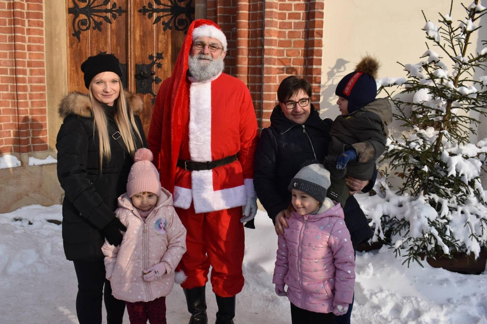 Zdjęcie w galerii na portalu naszraciborz.pl: Mikołaj zszedł z drabiny. Zamkowy jarmark za nami [FOTO i WIDEO] wiadomości z regionu