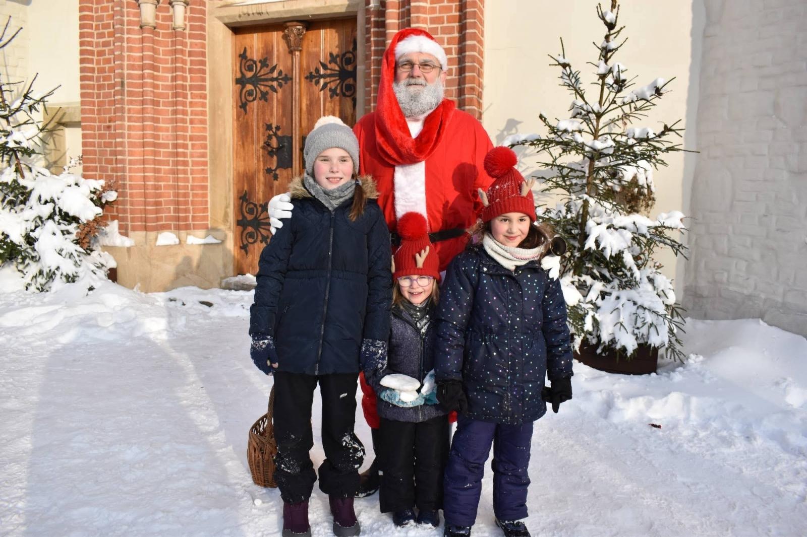 Zdjęcie w galerii na portalu naszraciborz.pl: Mikołaj zszedł z drabiny. Zamkowy jarmark za nami [FOTO i WIDEO] wiadomości z regionu