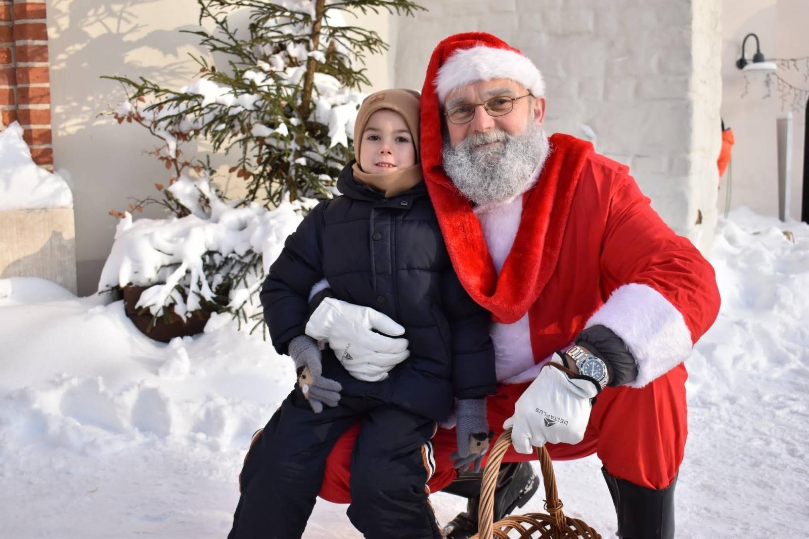 Zdjęcie w galerii na portalu naszraciborz.pl: Mikołaj zszedł z drabiny. Zamkowy jarmark za nami [FOTO i WIDEO] wiadomości z regionu