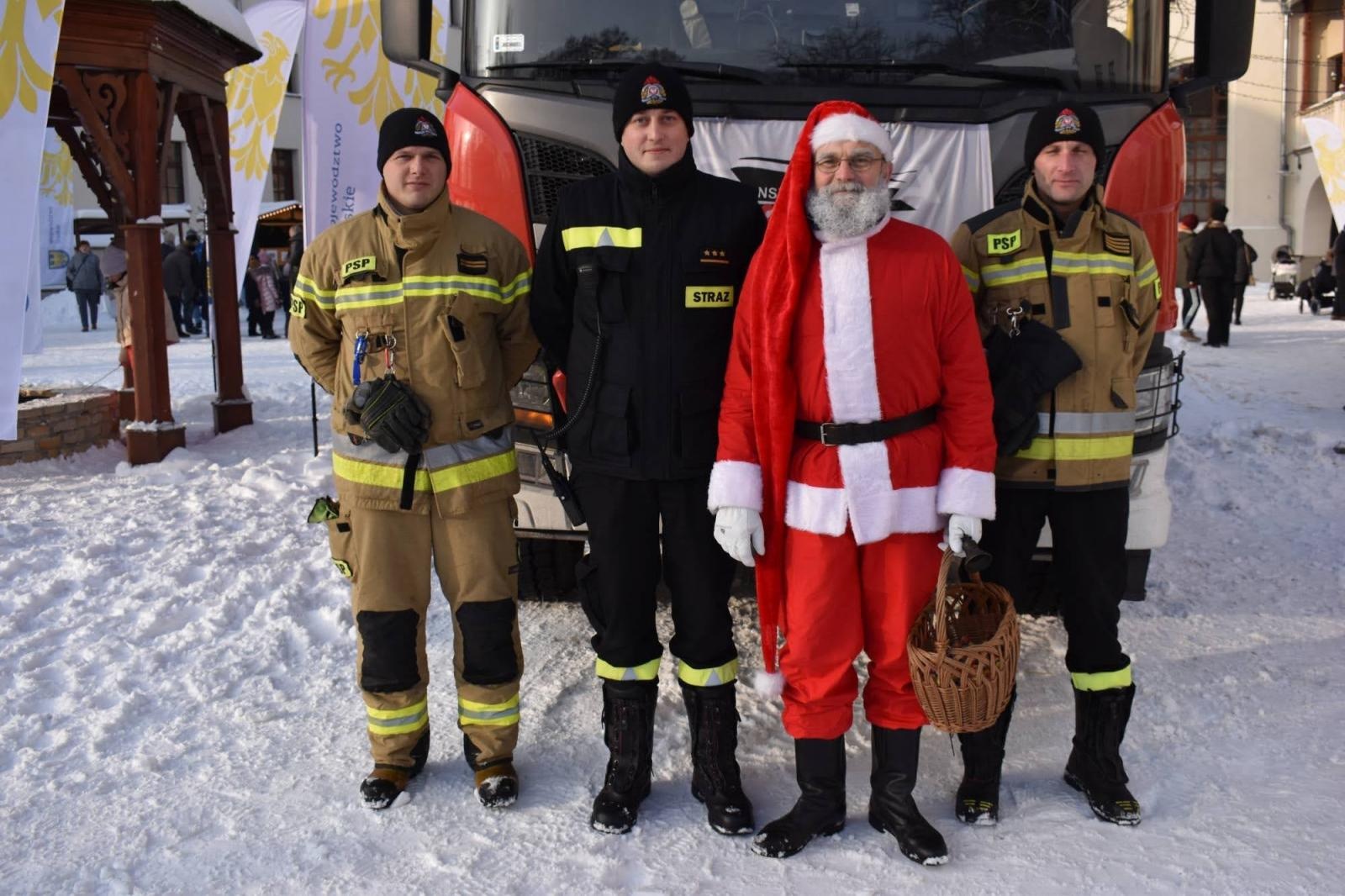 Zdjęcie w galerii na portalu naszraciborz.pl: Mikołaj zszedł z drabiny. Zamkowy jarmark za nami [FOTO i WIDEO] wiadomości z regionu