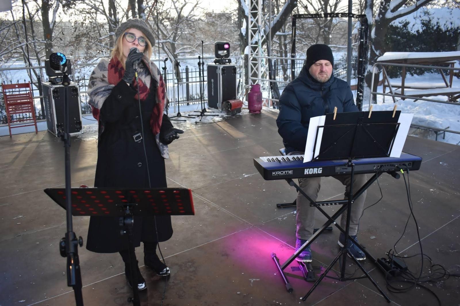 Zdjęcie w galerii na portalu naszraciborz.pl: Mikołaj zszedł z drabiny. Zamkowy jarmark za nami [FOTO i WIDEO] wiadomości z regionu