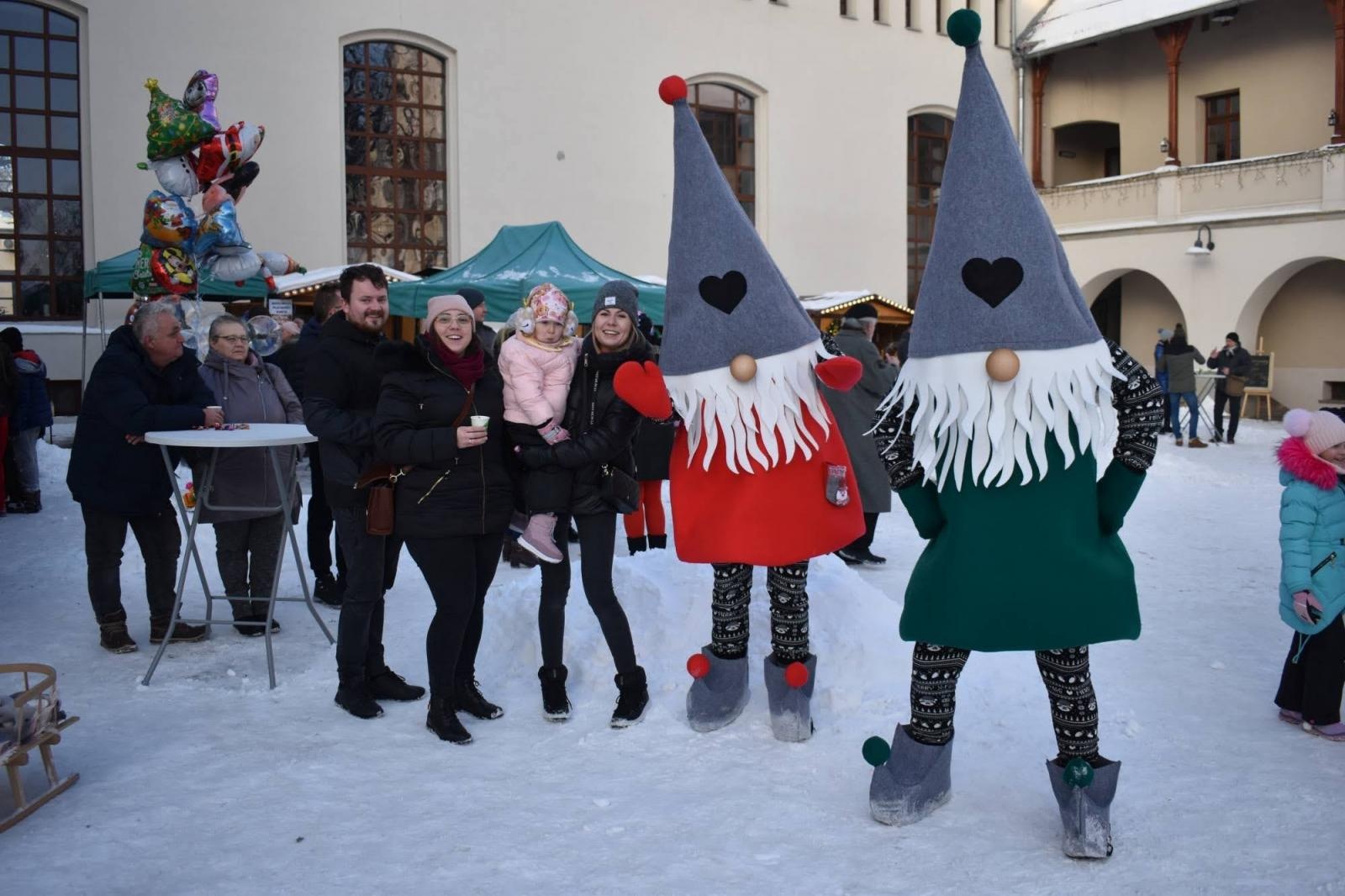 Zdjęcie w galerii na portalu naszraciborz.pl: Mikołaj zszedł z drabiny. Zamkowy jarmark za nami [FOTO i WIDEO] wiadomości z regionu