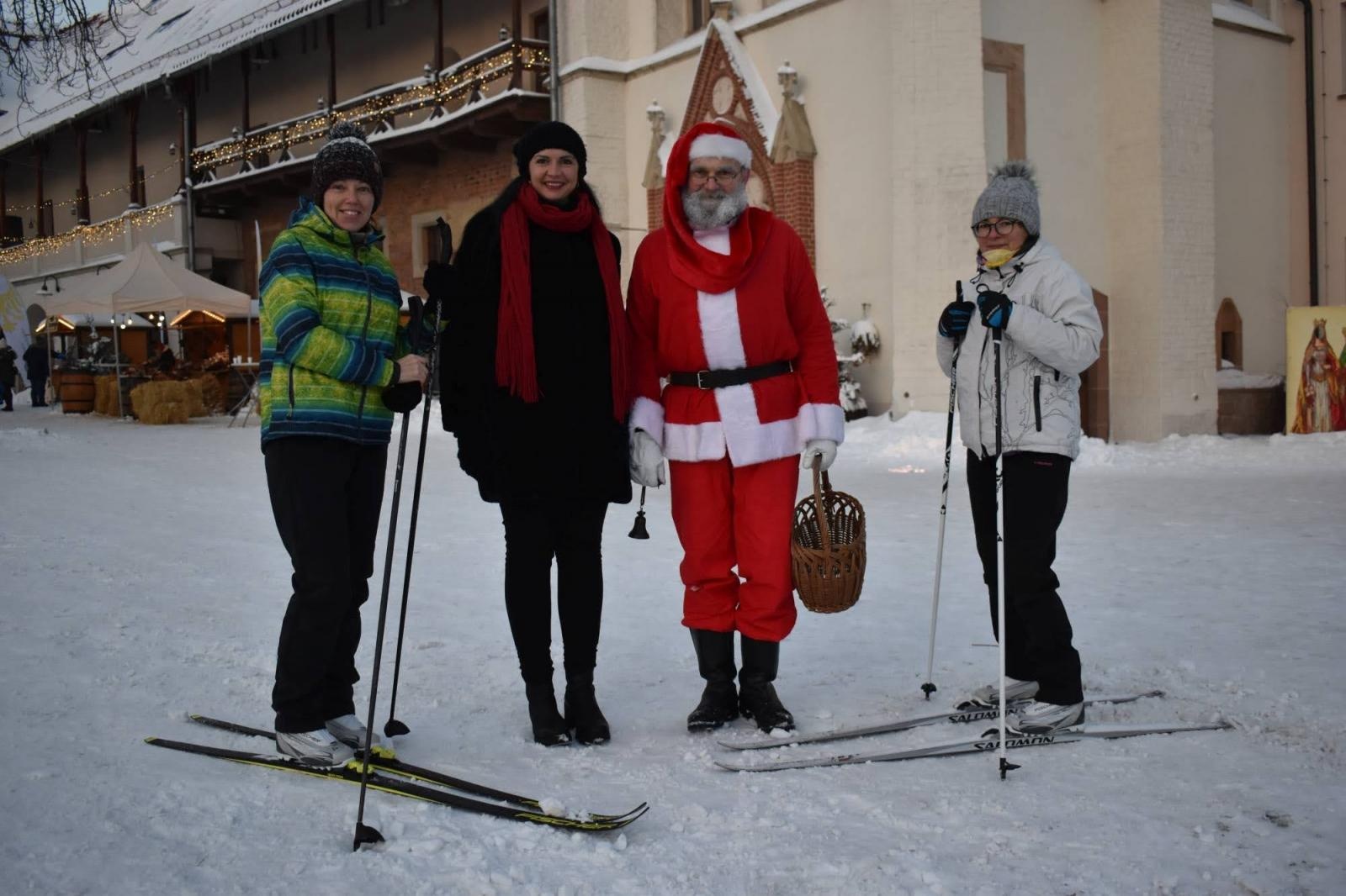 Zdjęcie w galerii na portalu naszraciborz.pl: Mikołaj zszedł z drabiny. Zamkowy jarmark za nami [FOTO i WIDEO] wiadomości z regionu