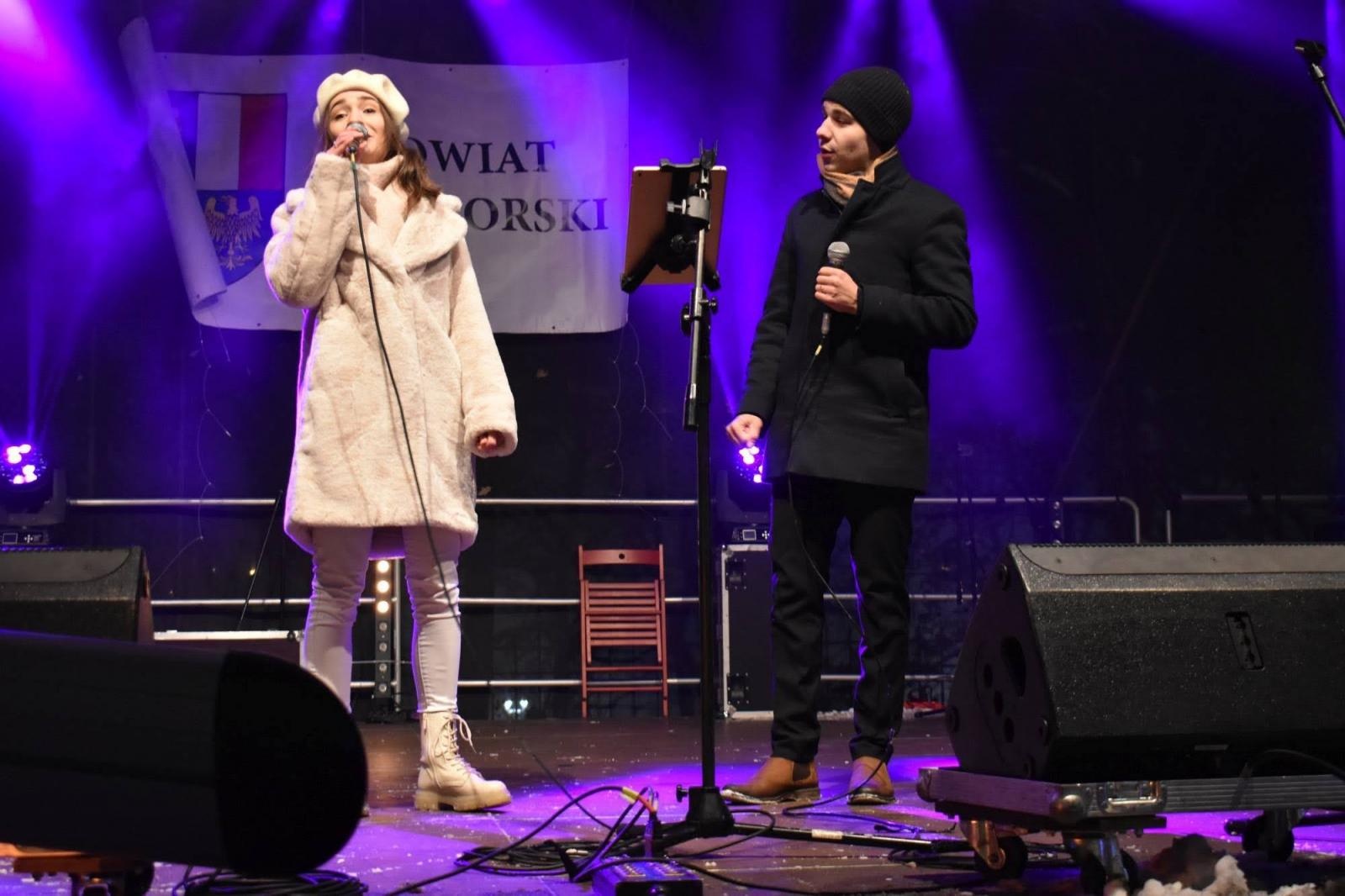 Zdjęcie w galerii na portalu naszraciborz.pl: Mikołaj zszedł z drabiny. Zamkowy jarmark za nami [FOTO i WIDEO] wiadomości z regionu