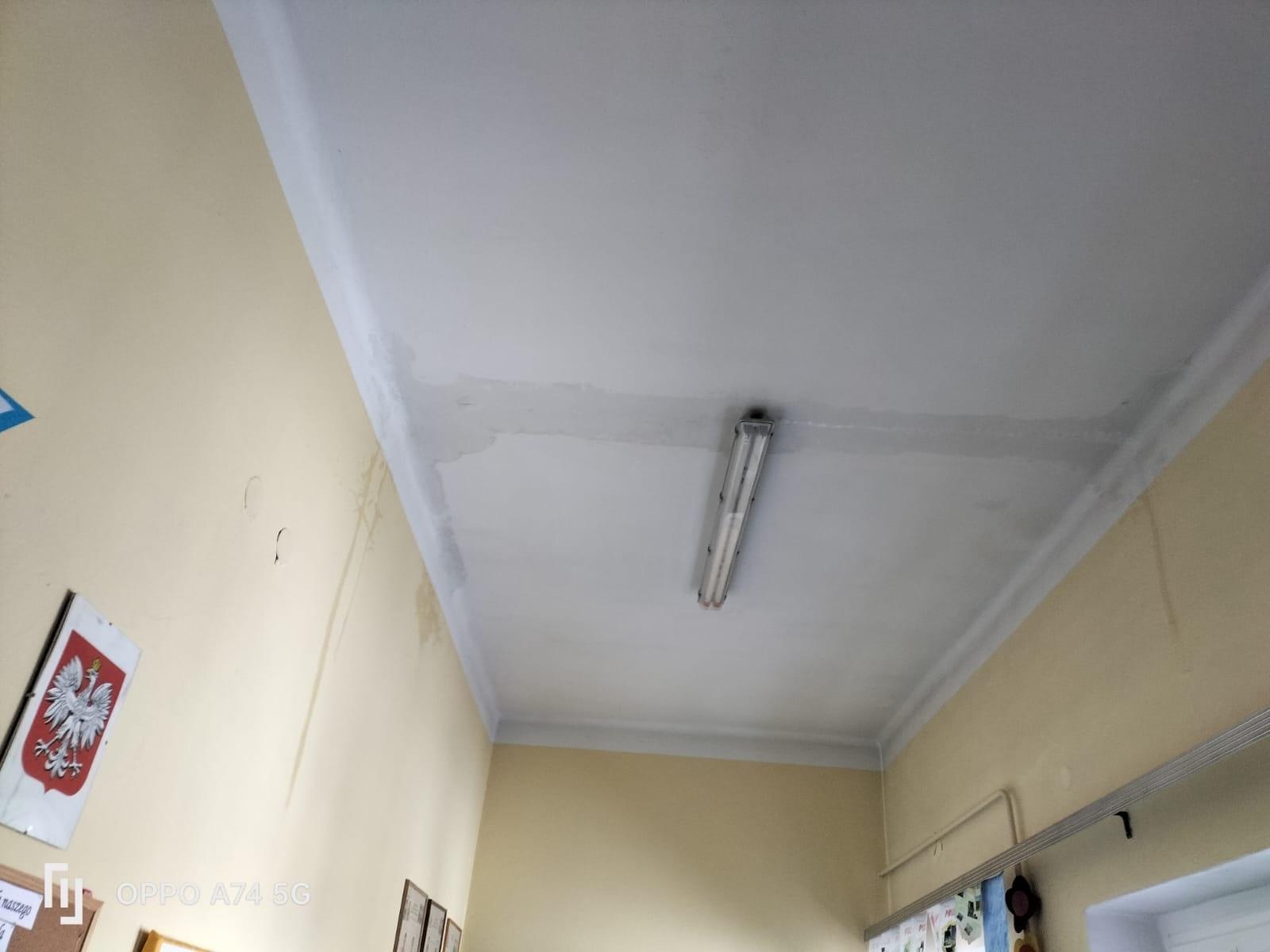 Zdjęcie w galerii na portalu naszraciborz.pl: Raport 998. Groźne sople, karetka w zaspie i zalane przedszkole wiadomości z regionu