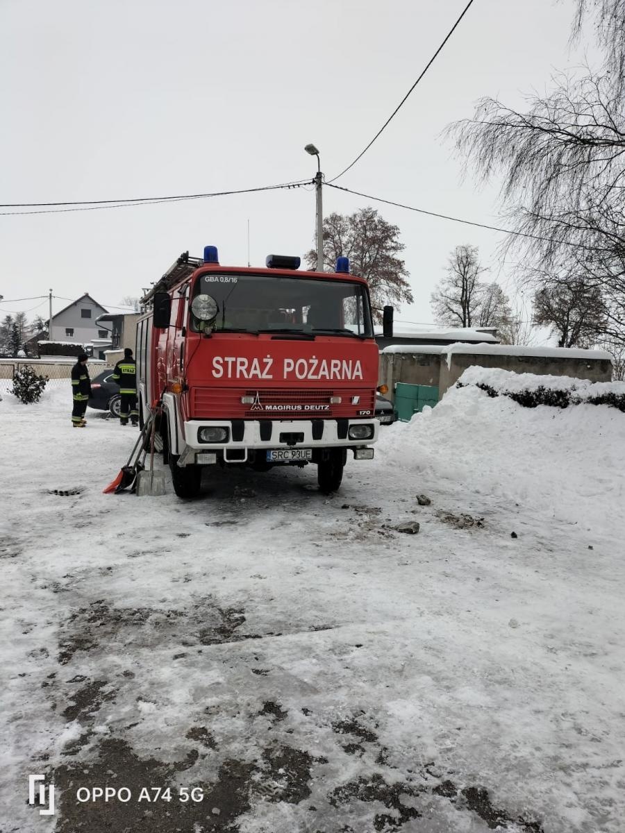 Zdjęcie w galerii na portalu naszraciborz.pl: Raport 998. Groźne sople, karetka w zaspie i zalane przedszkole wiadomości z regionu