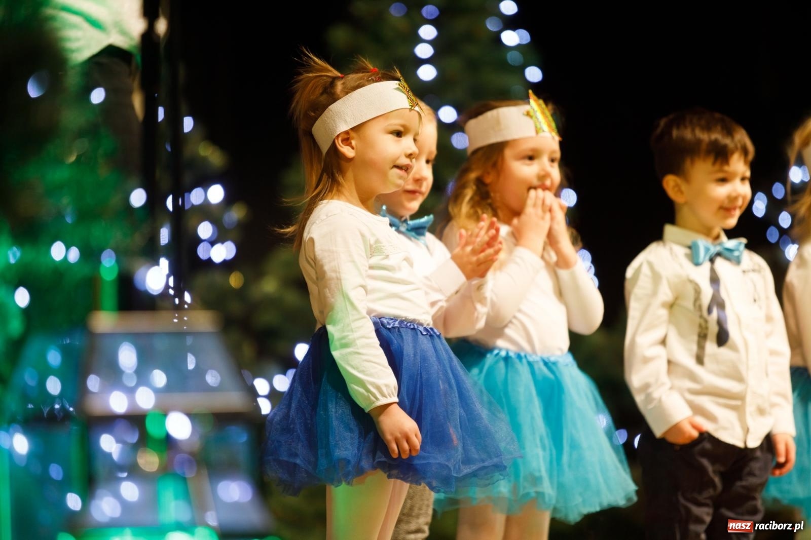 Zdjęcie w galerii na portalu naszraciborz.pl: Przegląd kolęd i piosenek świątecznych w RCK wiadomości z regionu