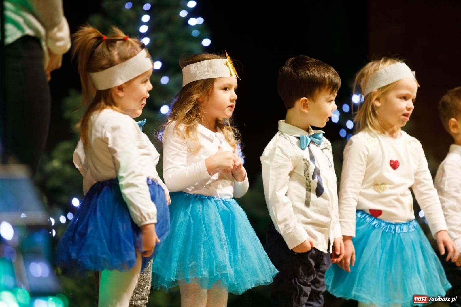 Zdjęcie w galerii na portalu naszraciborz.pl: Przegląd kolęd i piosenek świątecznych w RCK wiadomości z regionu