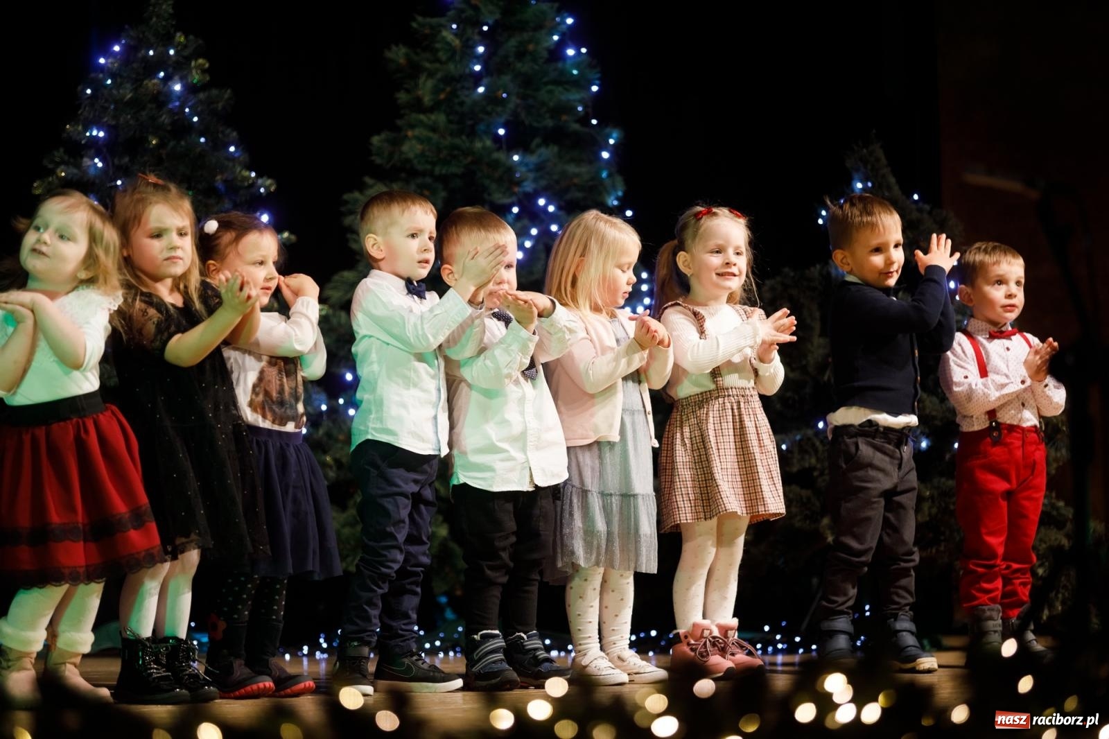 Zdjęcie w galerii na portalu naszraciborz.pl: Przegląd kolęd i piosenek świątecznych w RCK wiadomości z regionu