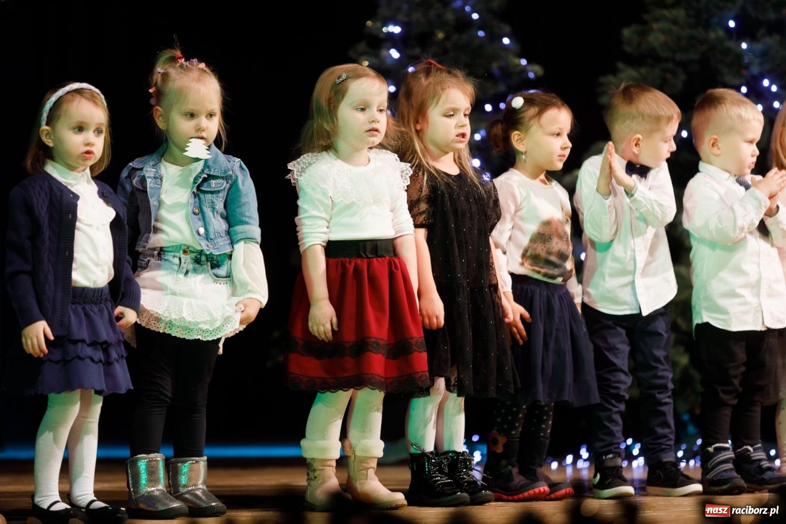 Zdjęcie w galerii na portalu naszraciborz.pl: Przegląd kolęd i piosenek świątecznych w RCK wiadomości z regionu